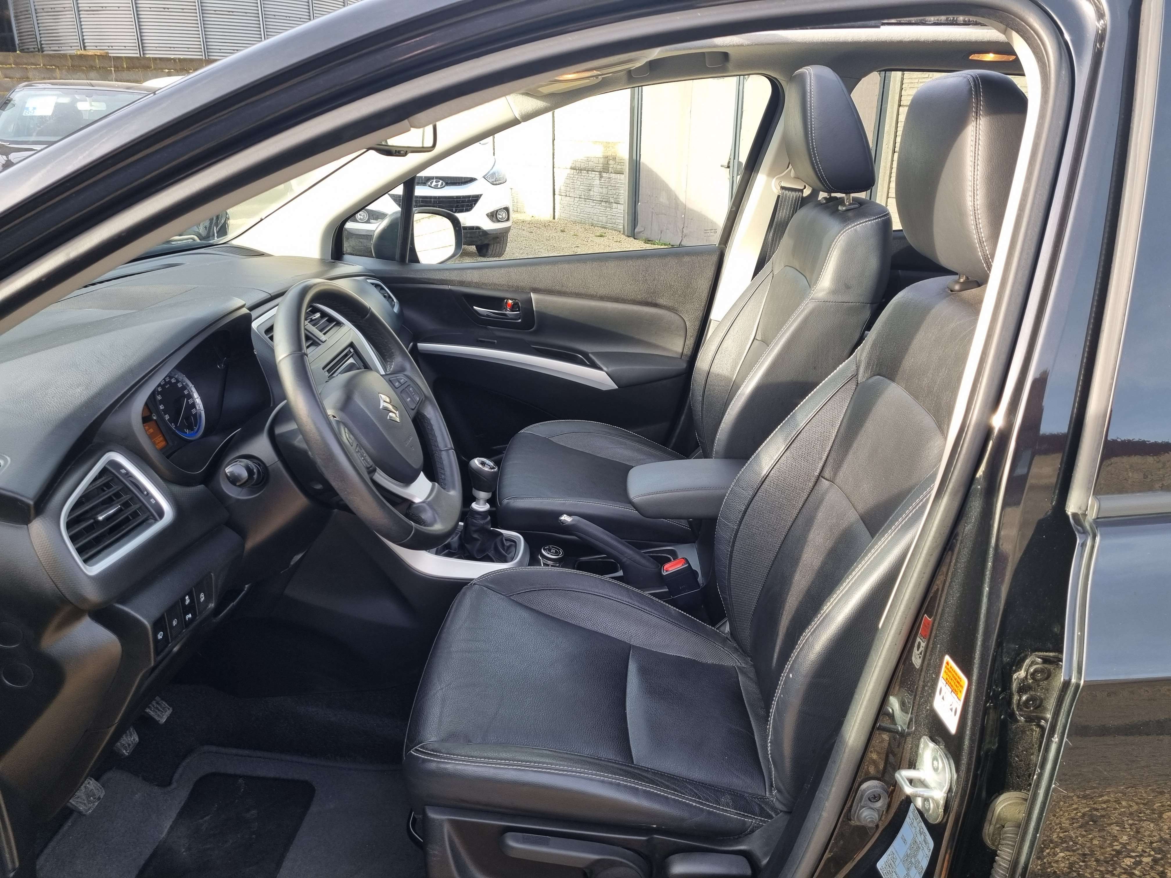 Suzuki SX4 S-Cross 1.6 DDiS 4x4 GLX//GPS/CLIM/CUIR//GARANTIE 12M