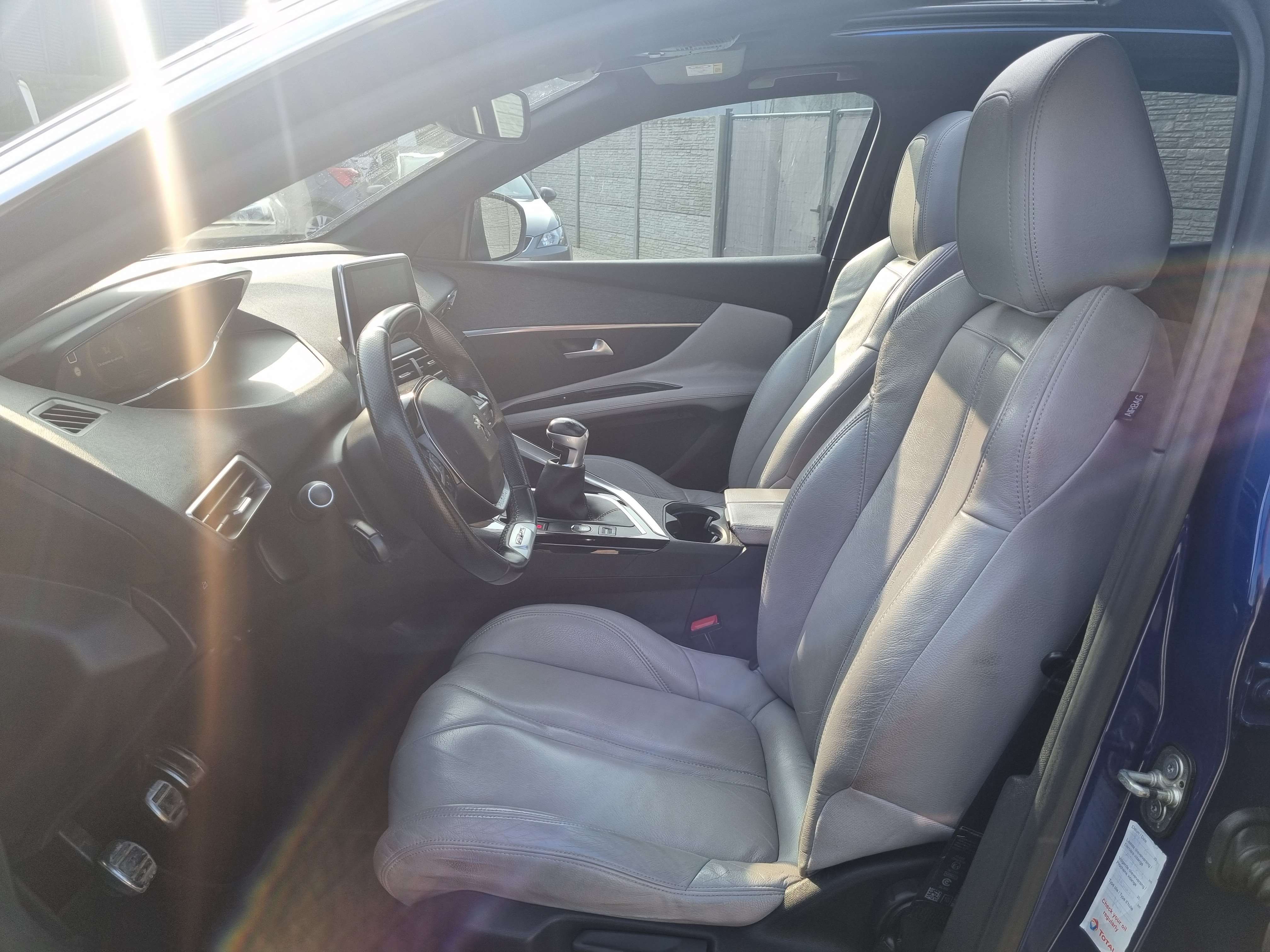 Peugeot 3008 1.2  GT Line//CARNET//GPS//CLIM/GARANTIE 12 M