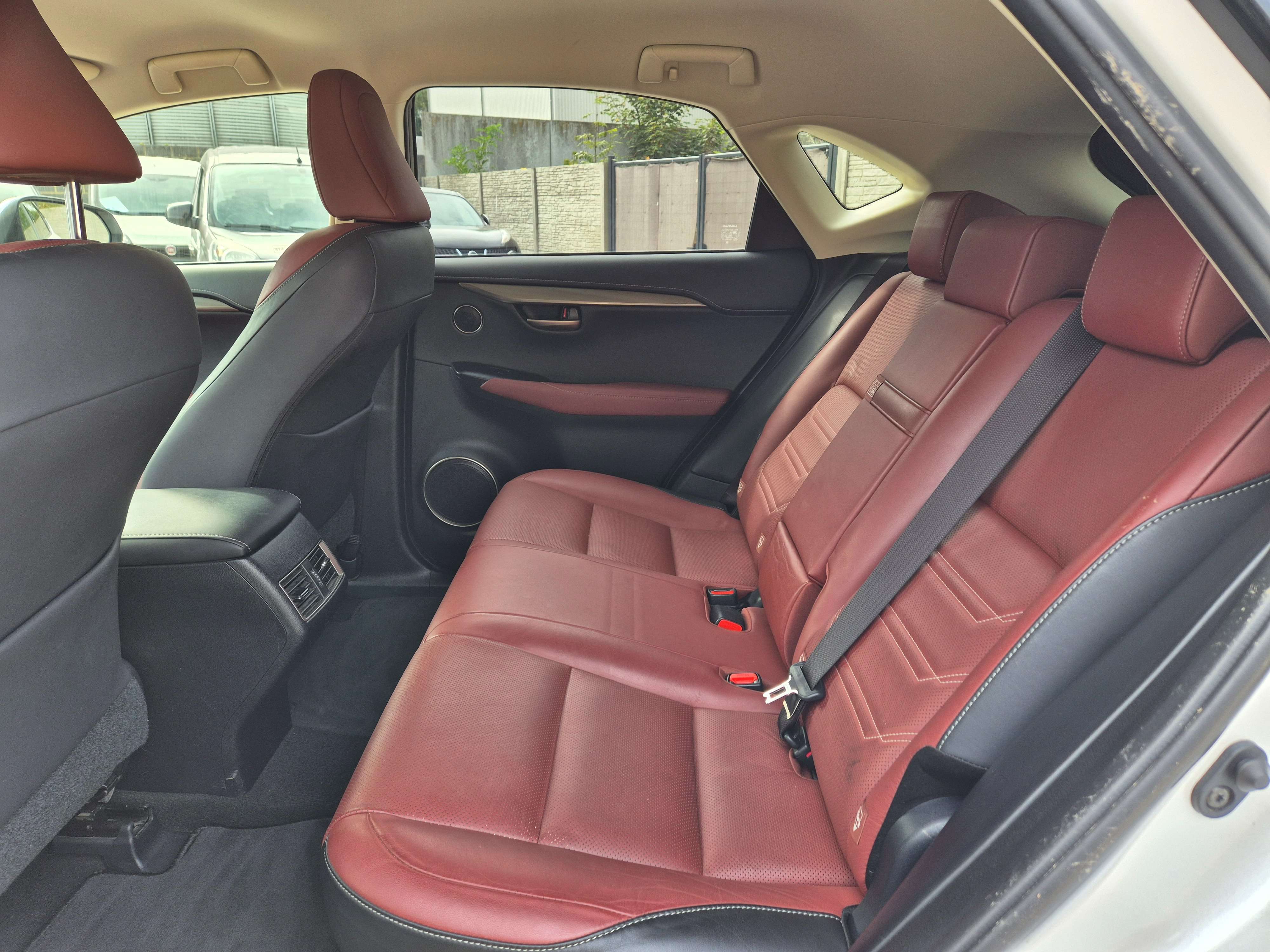 Lexus NX 300h 2.5i FWD Executive // HYBRID//CARNET/GARANTIE 12M