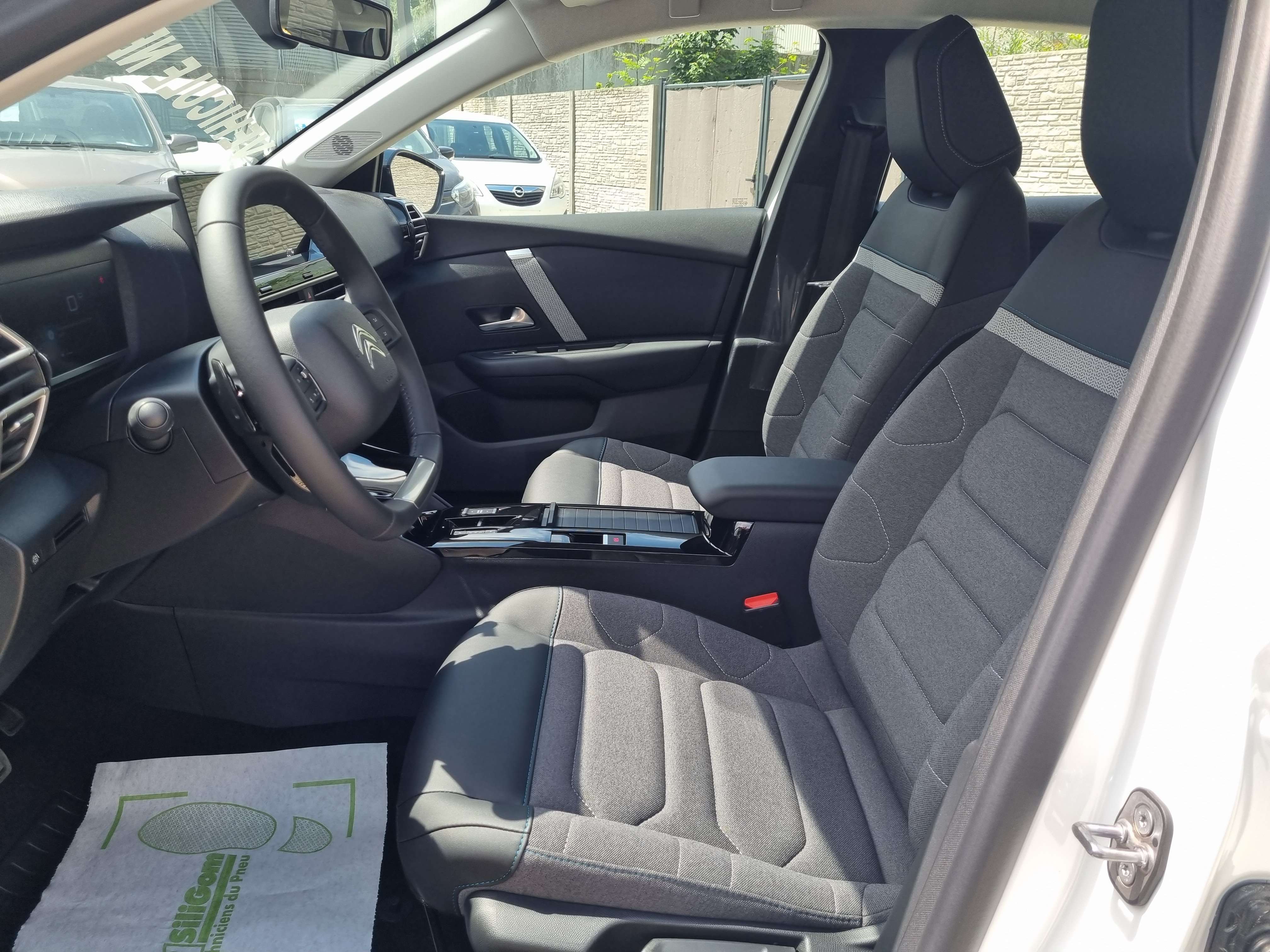 Citroen C4 1.2 VEHICULE NEUF/CARPLAY/GARANTIES 24 MOIS