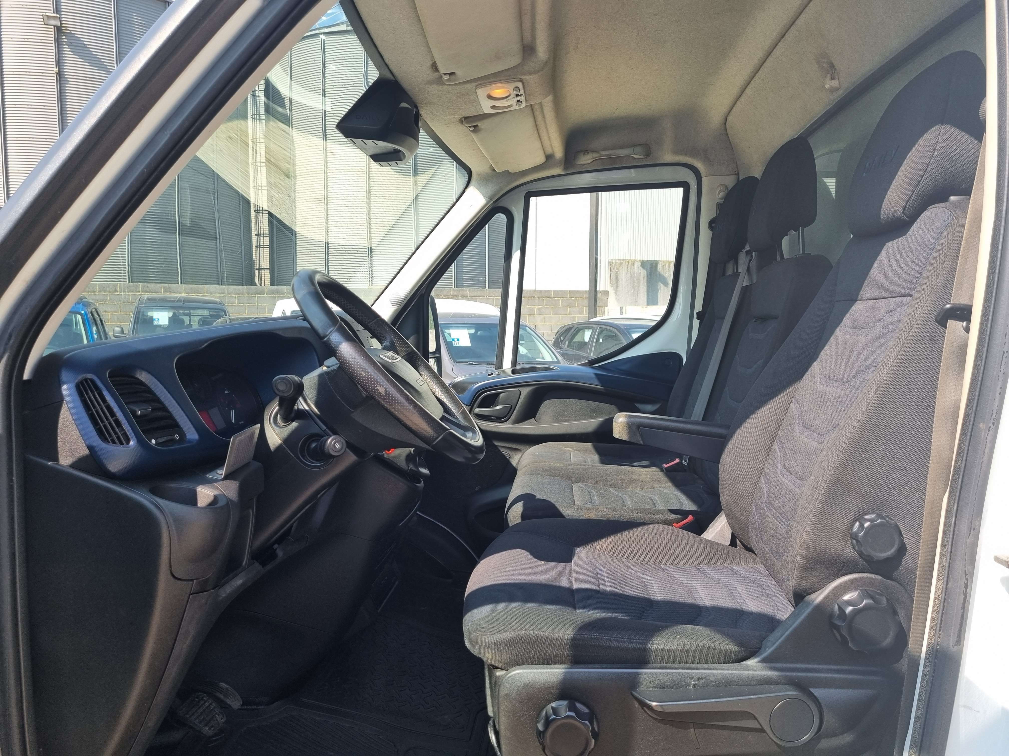 Iveco Daily FOURGON CAISSE /ROUE JUMELEE//GPS//USB//CRUISE//
