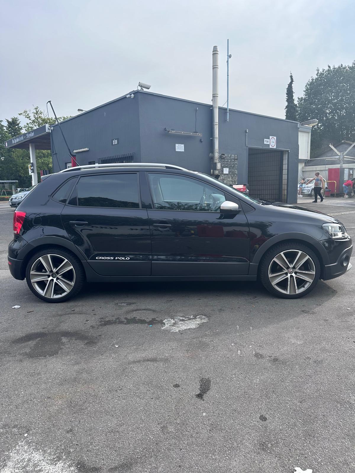 Volkswagen Polo V (2) 1.4 TDI 90 BLUEMOTION TECHNOLOGY CROSS POLO 5P