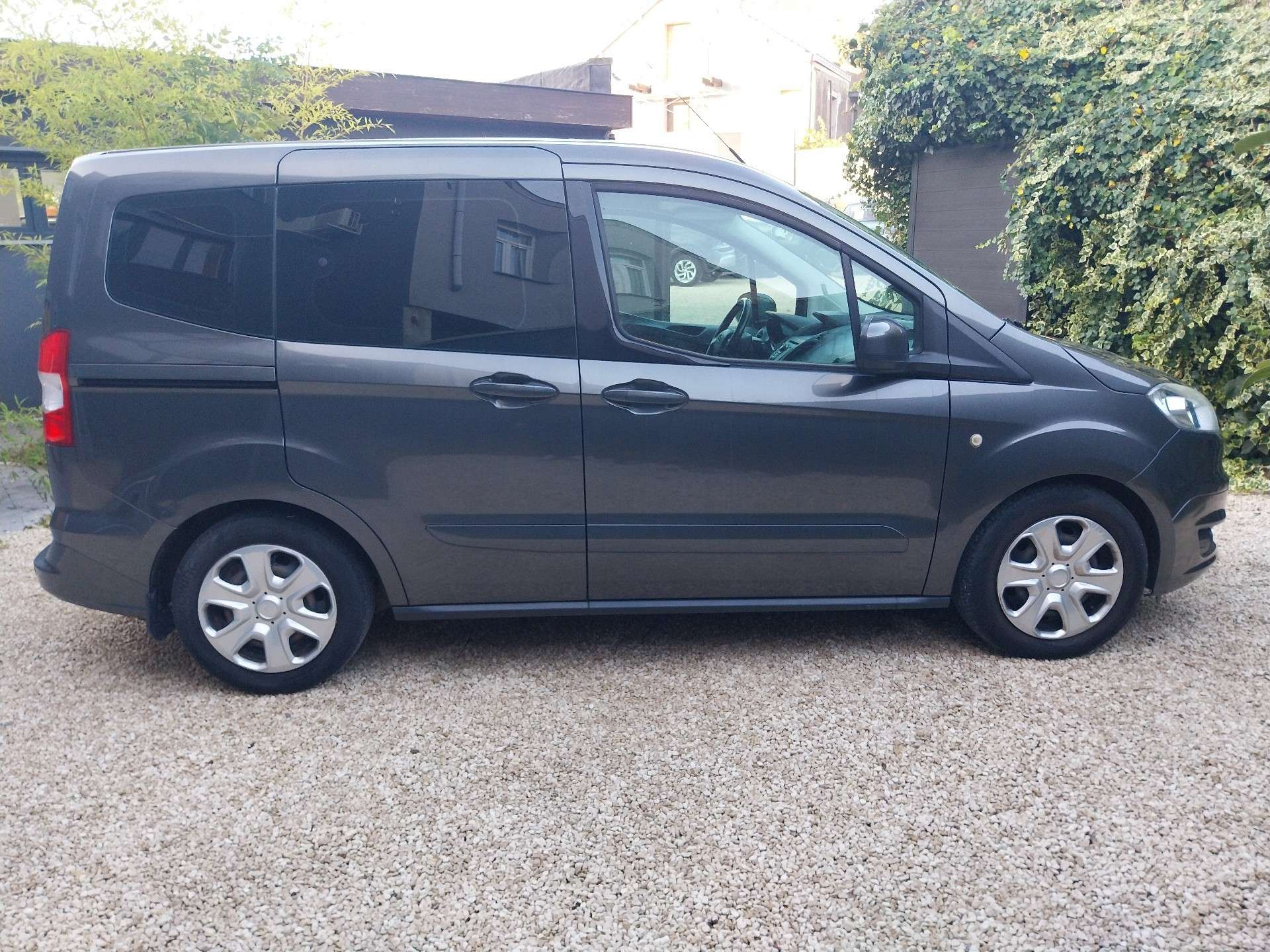 Ford Tourneo Courier 1.0 EcoBoost 100 - Ludospace Ideal Famille économique - Garantie 12 Mois avec Entretien Effectué - Zone LEZ Ok