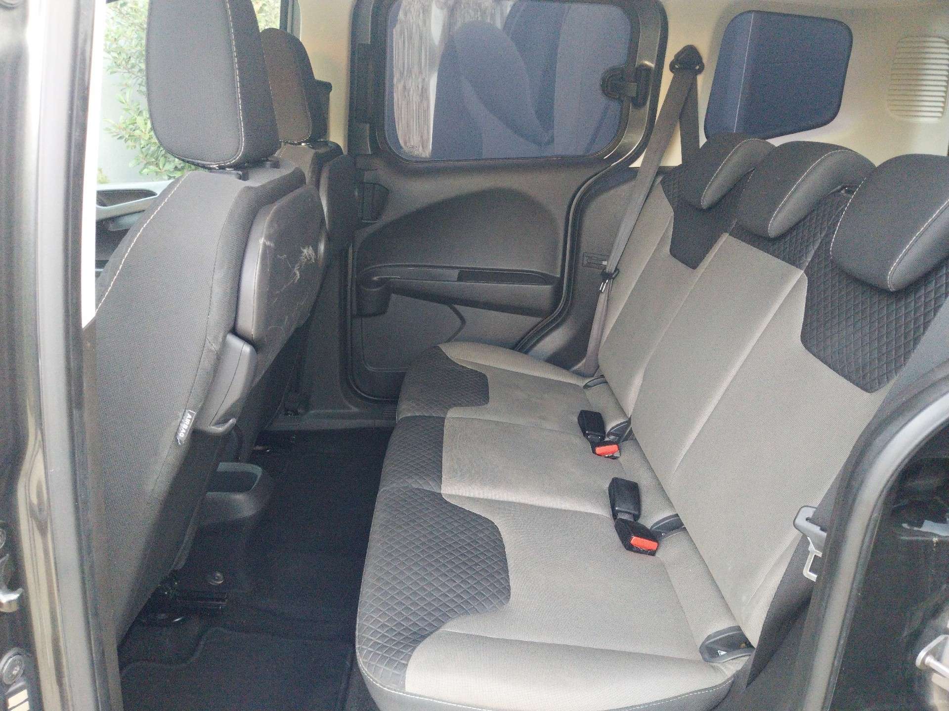 Ford Tourneo Courier 1.0 EcoBoost 100 - Ludospace Ideal Famille économique - Garantie 12 Mois avec Entretien Effectué - Zone LEZ Ok