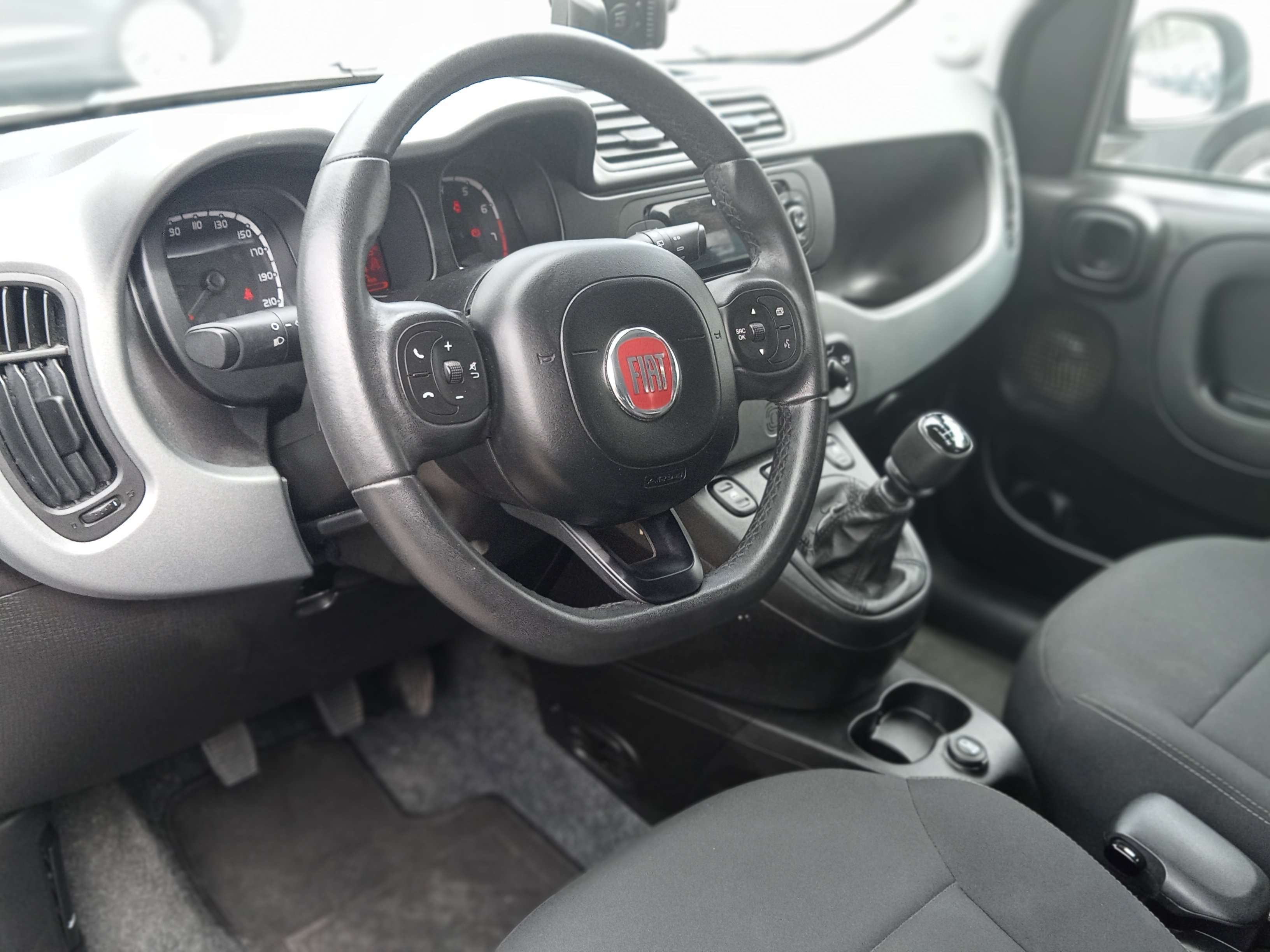 Fiat Panda 1.2 CROSS / A.C / RADIO /CAPTEURS AR/GARANTIE 1AN