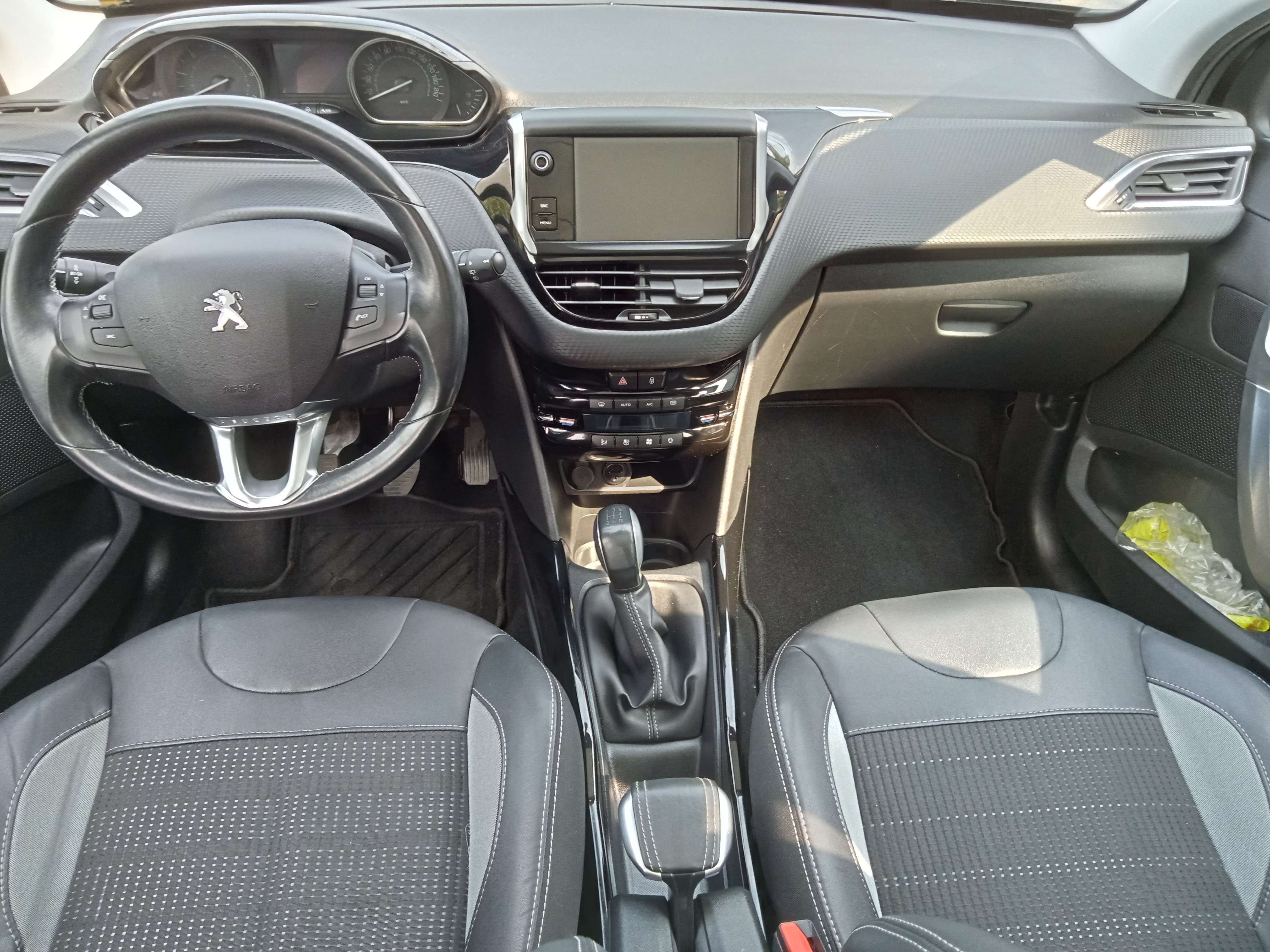 Peugeot 2008 1.6 BlueHDi 100ch/TOIT PANO/GPS/CAPTAR/GARANTIE1AN