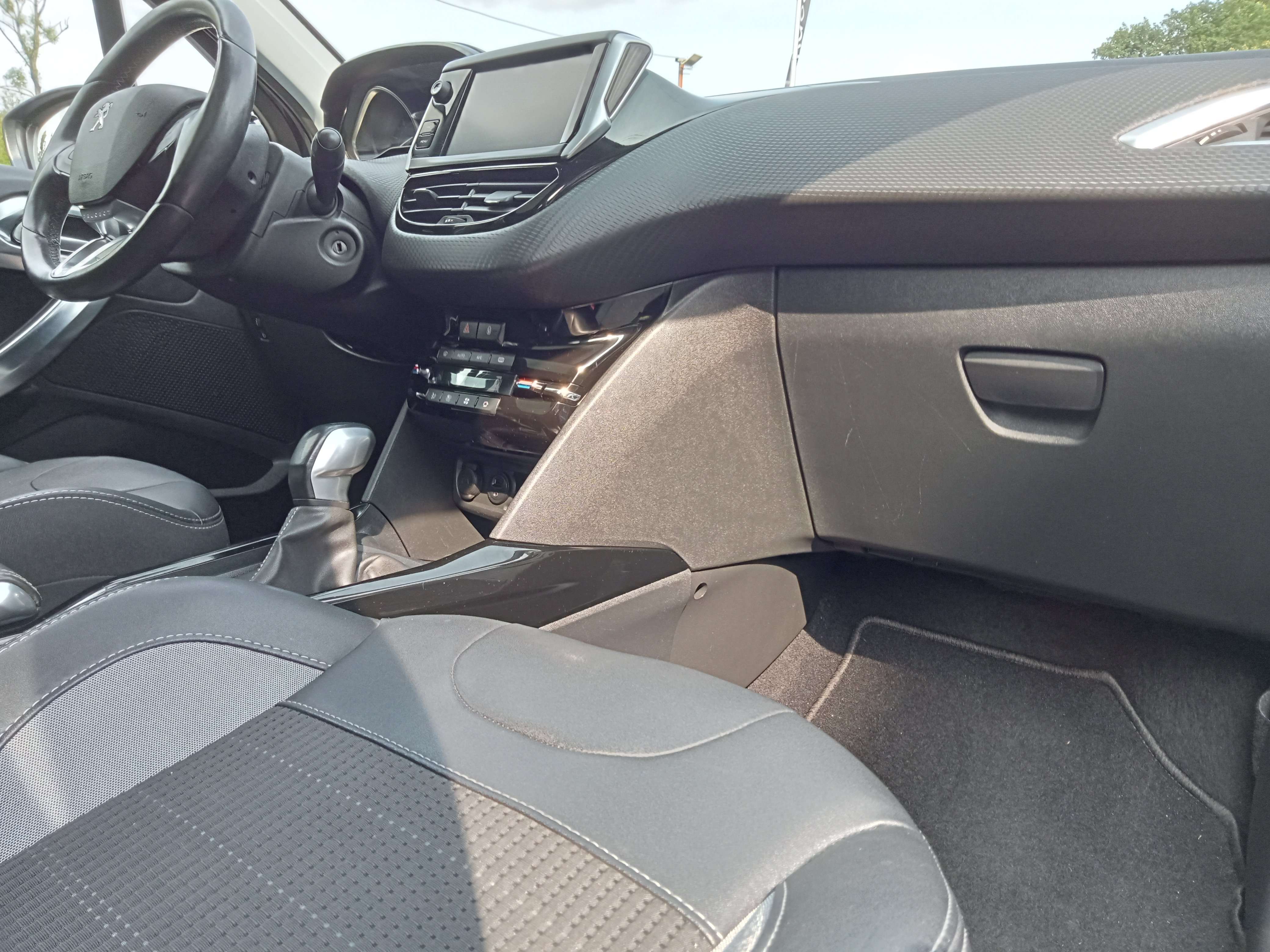 Peugeot 2008 1.6 BlueHDi 100ch/TOIT PANO/GPS/CAPTAR/GARANTIE1AN