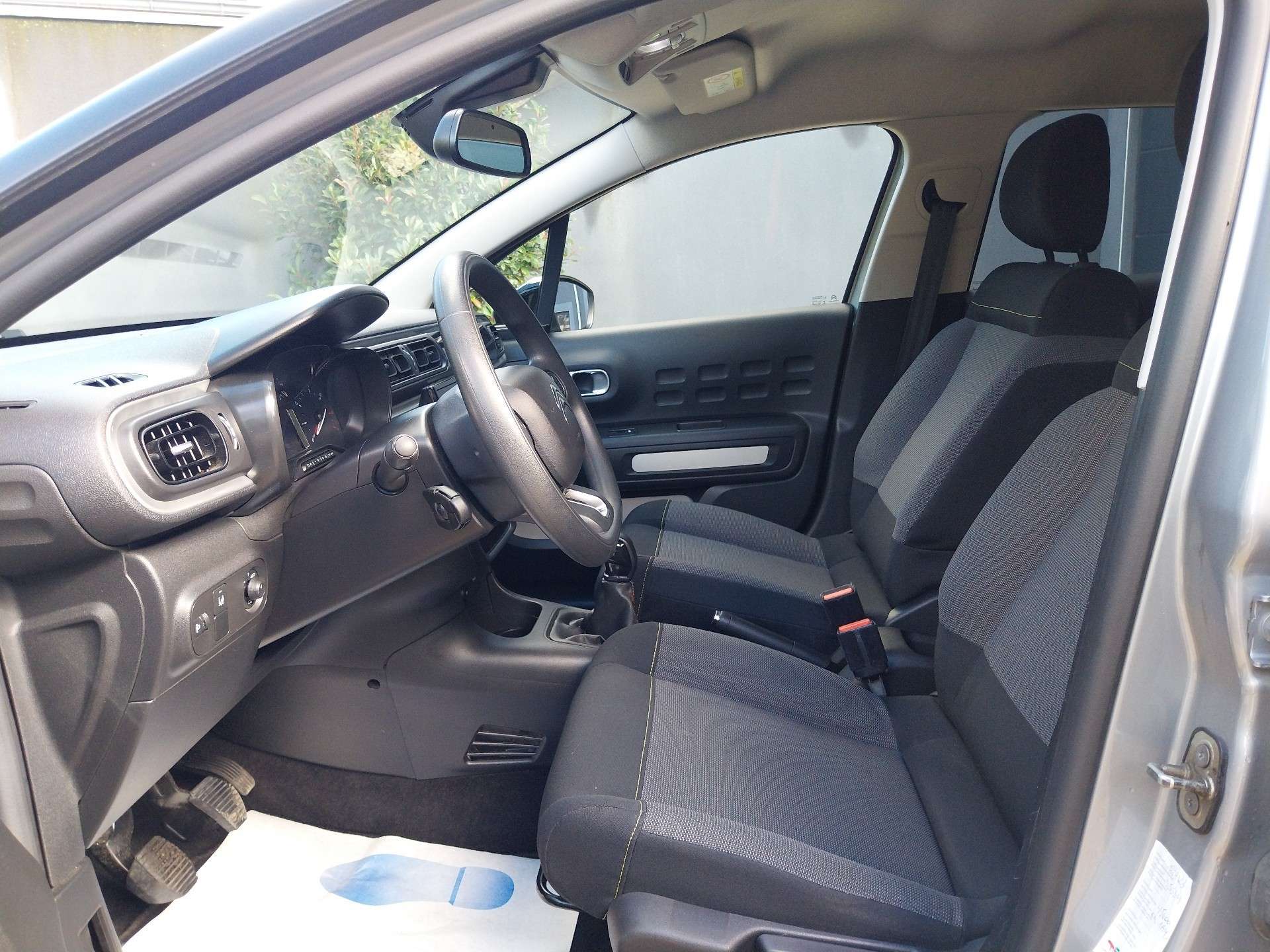 Citroen C3 1.2i 83 FEEL - Petit Budget Faible Kilométrage - Garantie 12 Mois avec Entretien Effectué - Dispo Rapide - Zone LEZ Ok