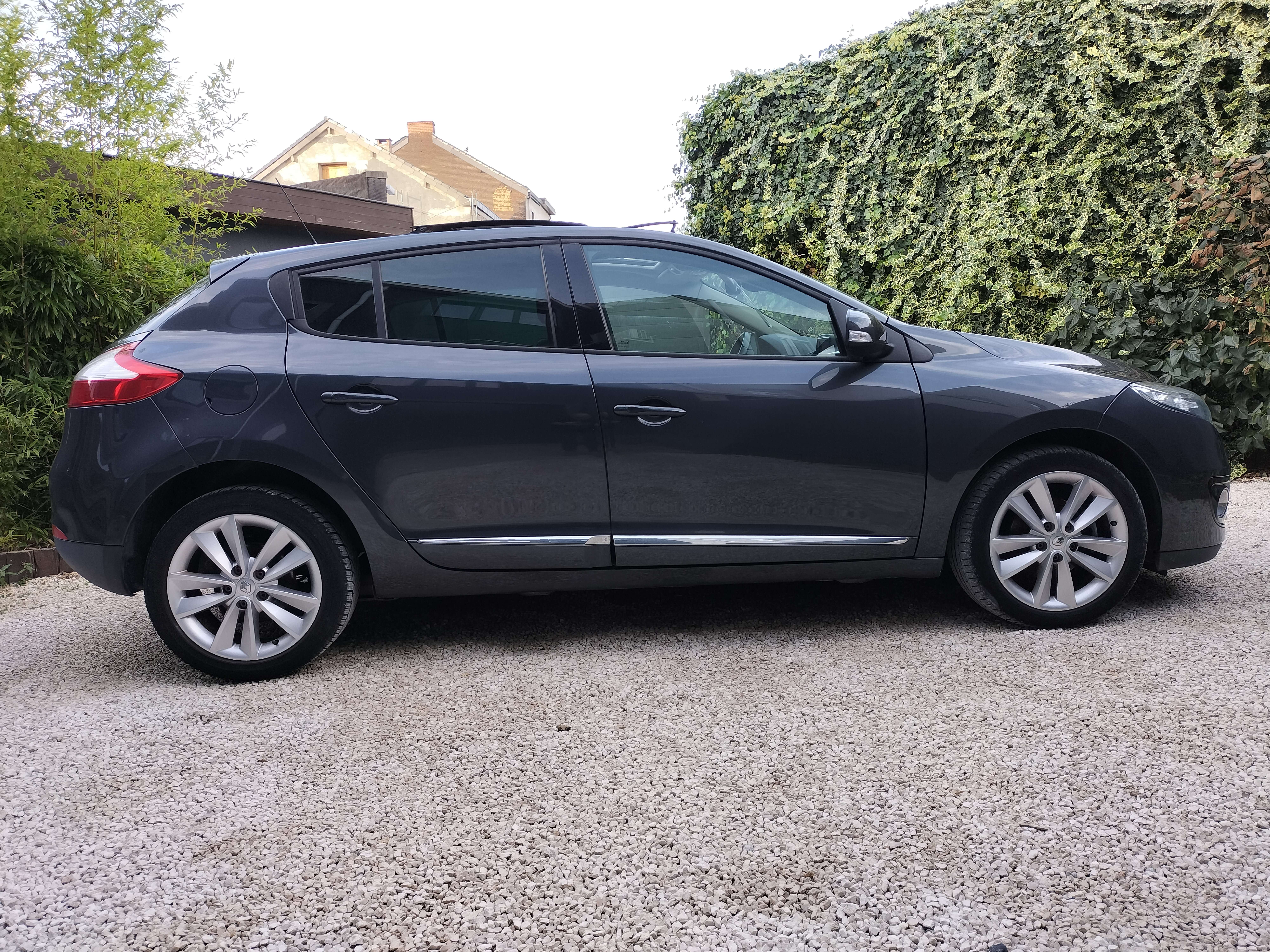 Renault Megane 1.5 dCi Privilege EDC - FAIBLE KM - GARANTIE 12M