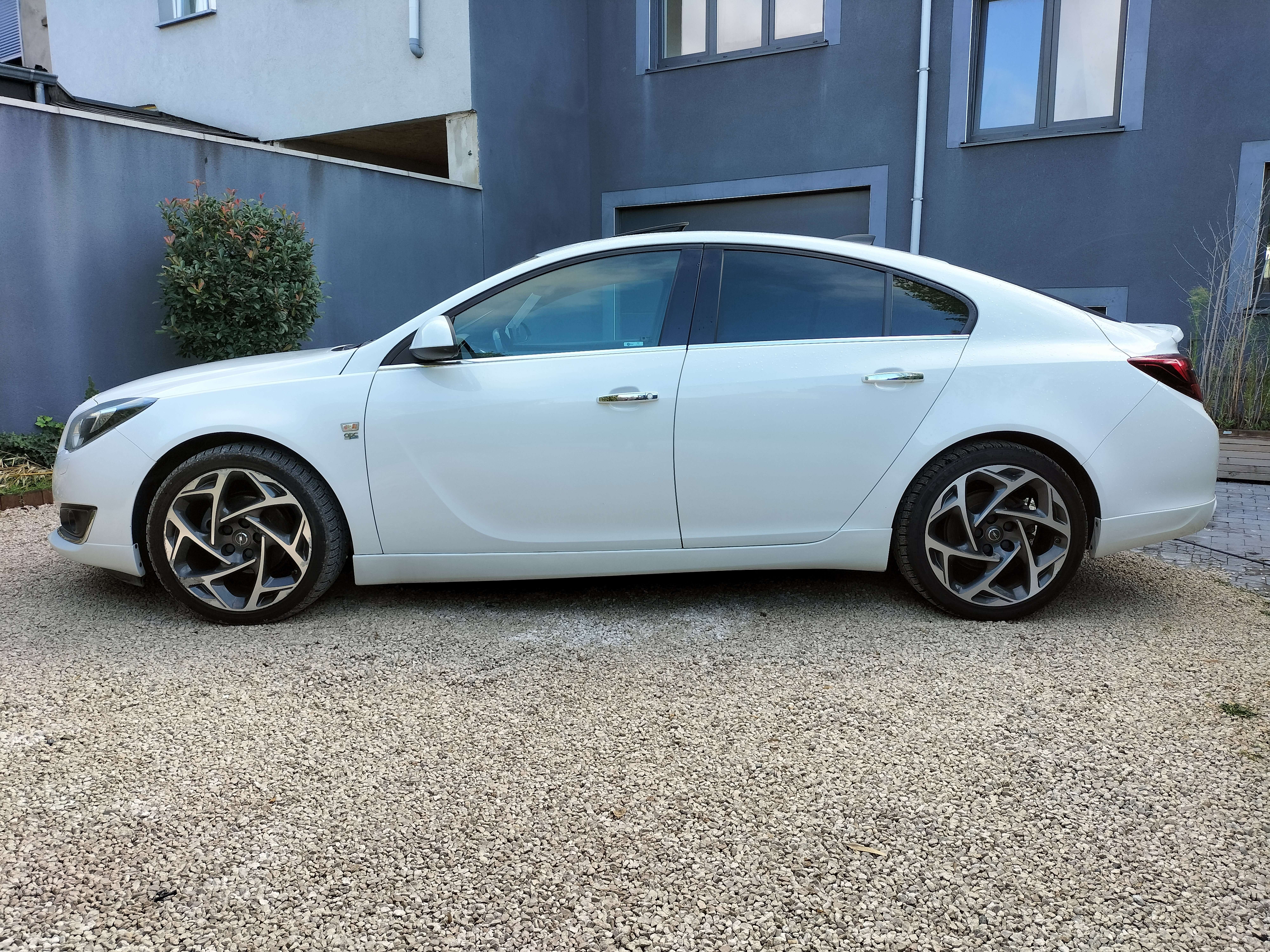 Opel Insignia 1.6 CDTi ECOTEC OPC Line - Garantie 12 MOIS