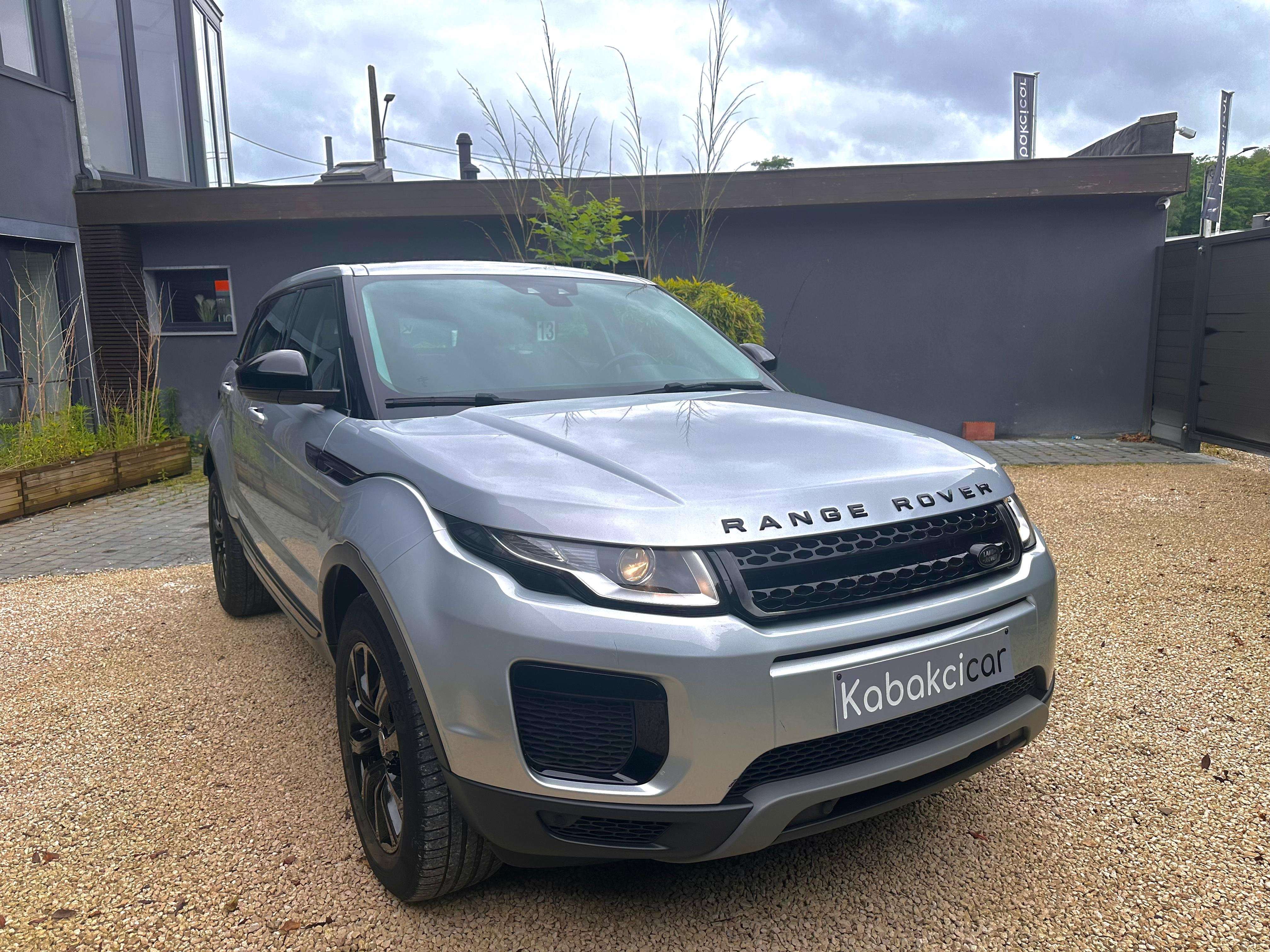Land Rover Range Rover Evoque D150 - SUV Premium Accessible - Garantie 12 Mois avec Entretien Effectué - Disponible Rapidement Zone LEZ Ok