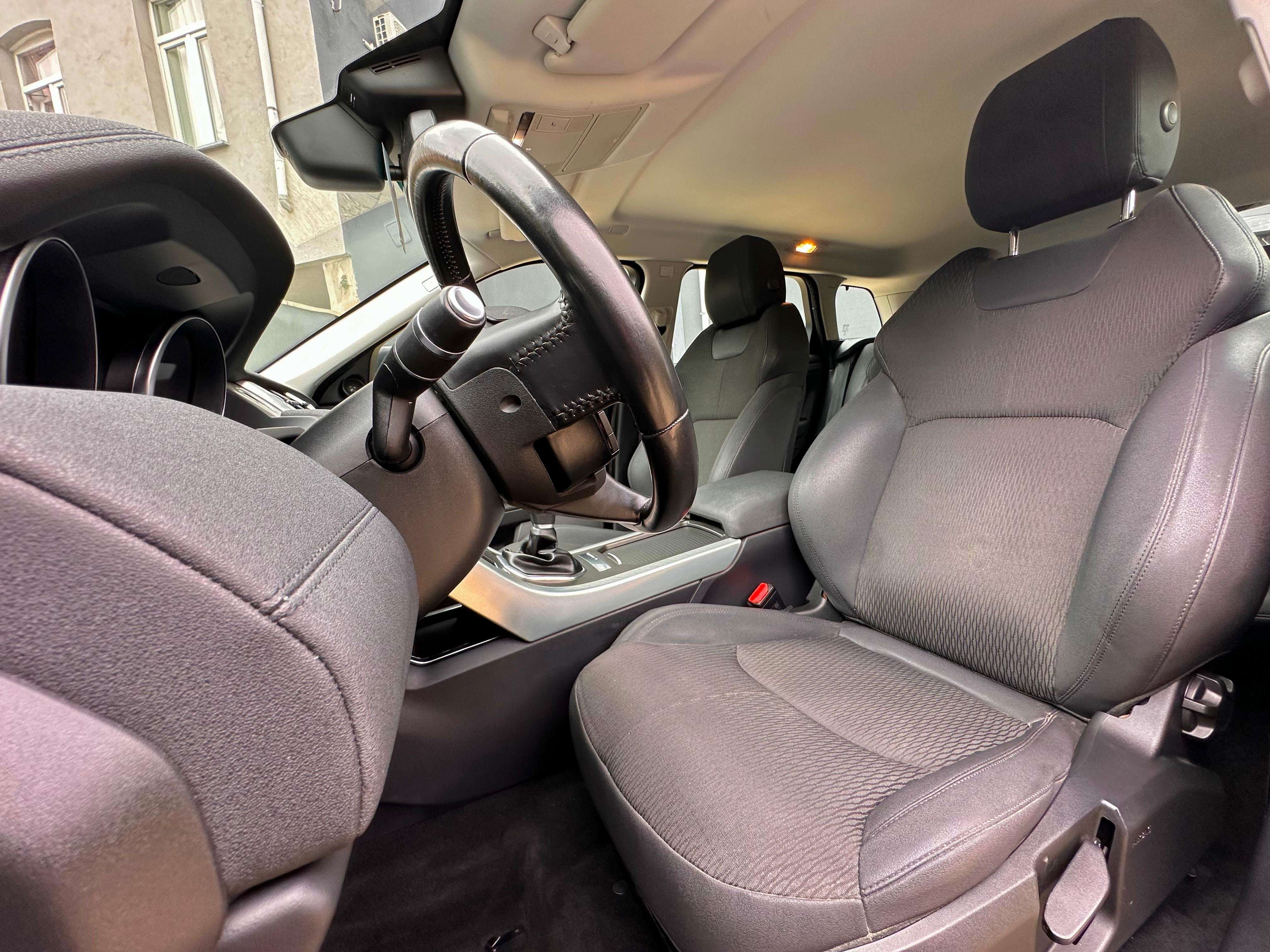Land Rover Range Rover Evoque D150 - SUV Premium Accessible - Garantie 12 Mois avec Entretien Effectué - Disponible Rapidement Zone LEZ Ok