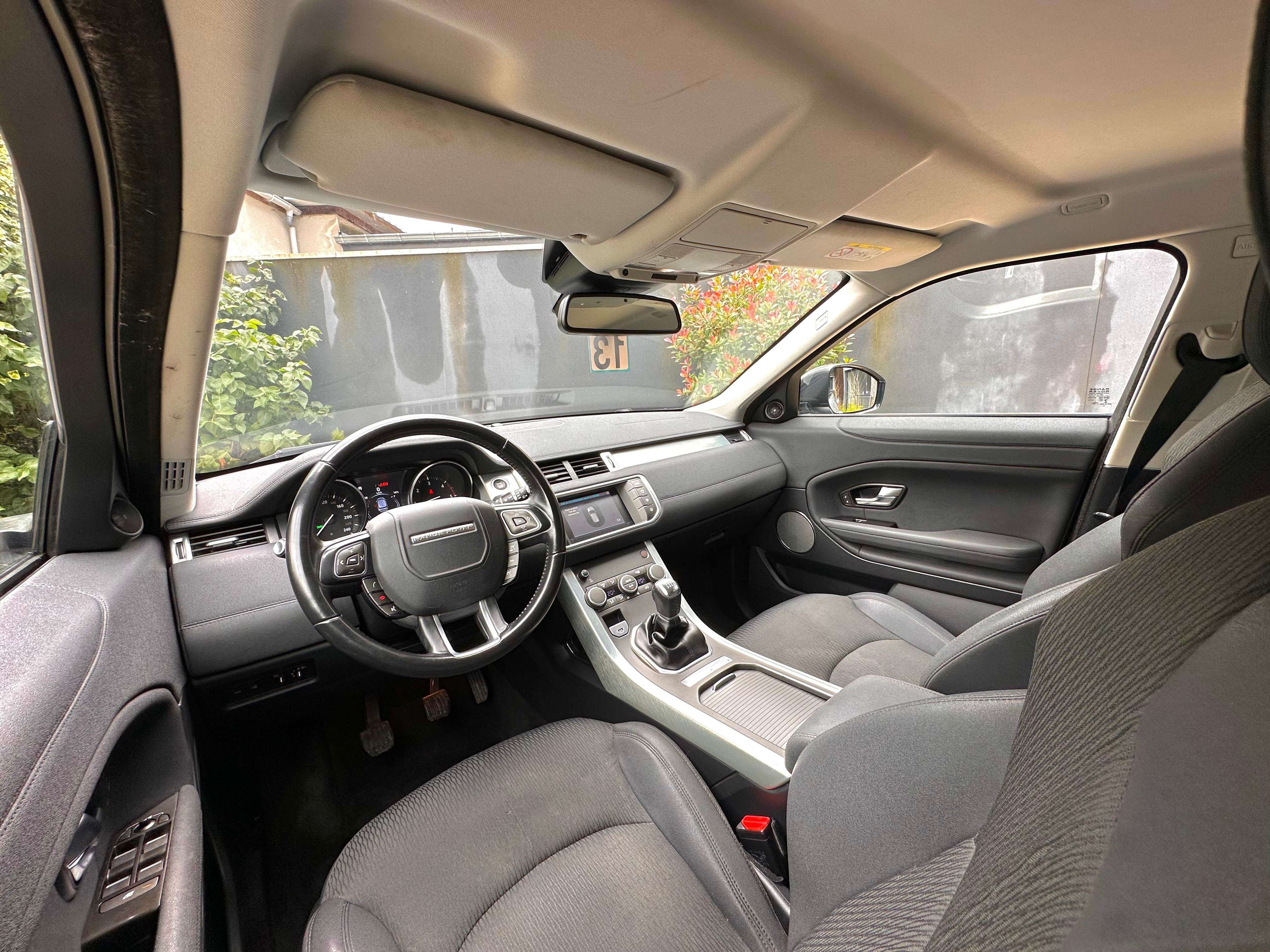 Land Rover Range Rover Evoque D150 - SUV Premium Accessible - Garantie 12 Mois avec Entretien Effectué - Disponible Rapidement Zone LEZ Ok