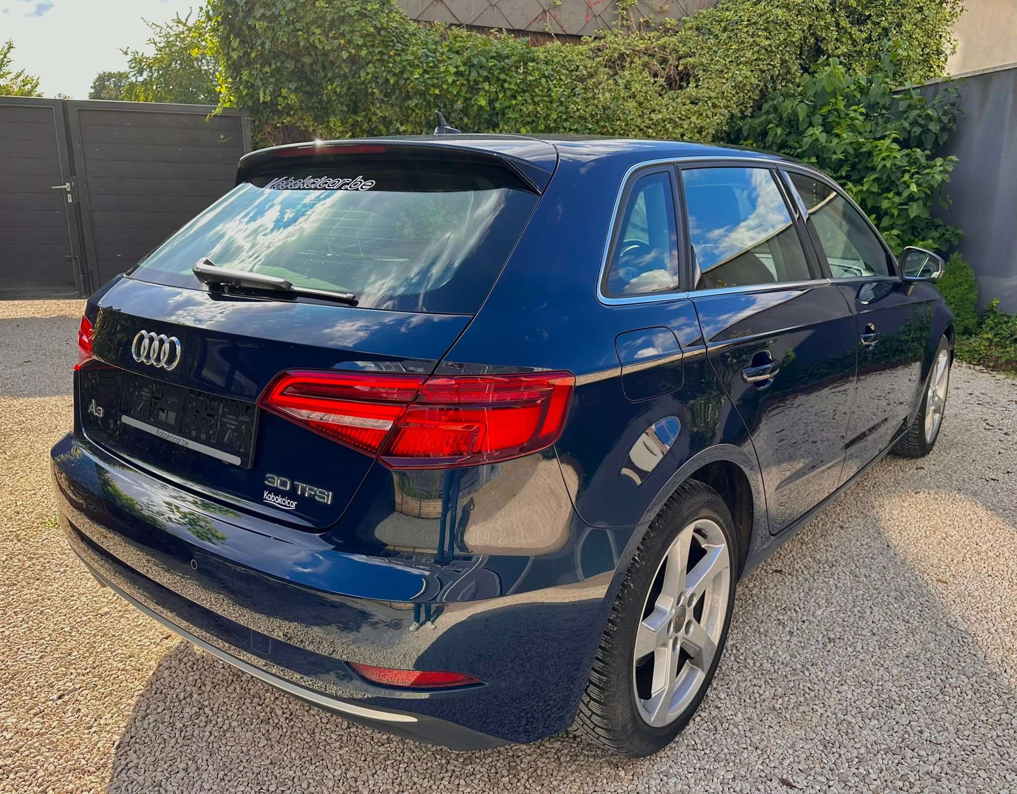Audi A3 30 TFSI 116 - Faible KM avec TVA Récupérable - Garantie 12 Mois avec Entretien Effectué - Dispo Rapide - Zone LEZ Ok
