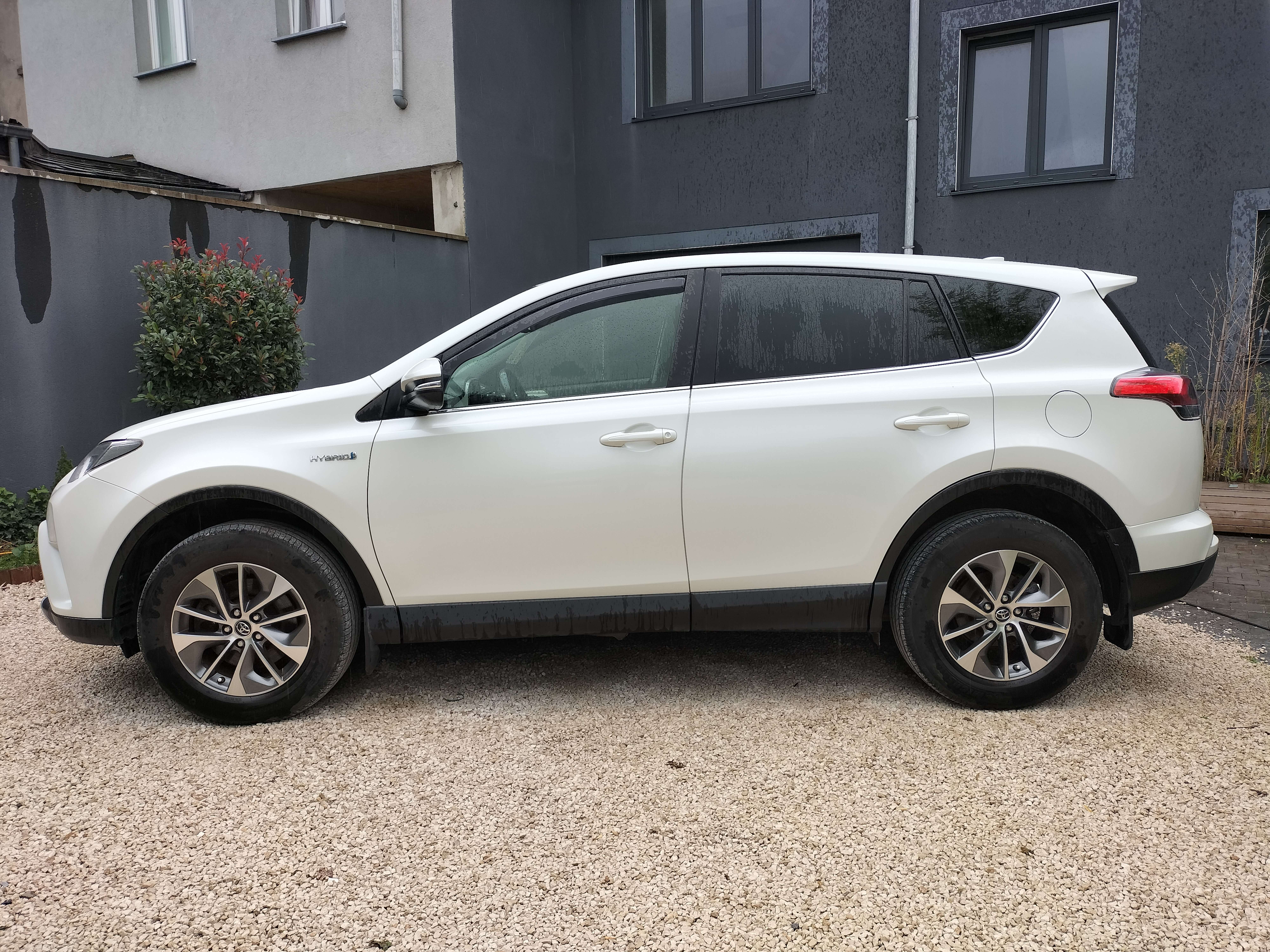 Toyota RAV 4 2.5i 2WD Hybrid - FULL CARNET - Garantie 12 MOIS