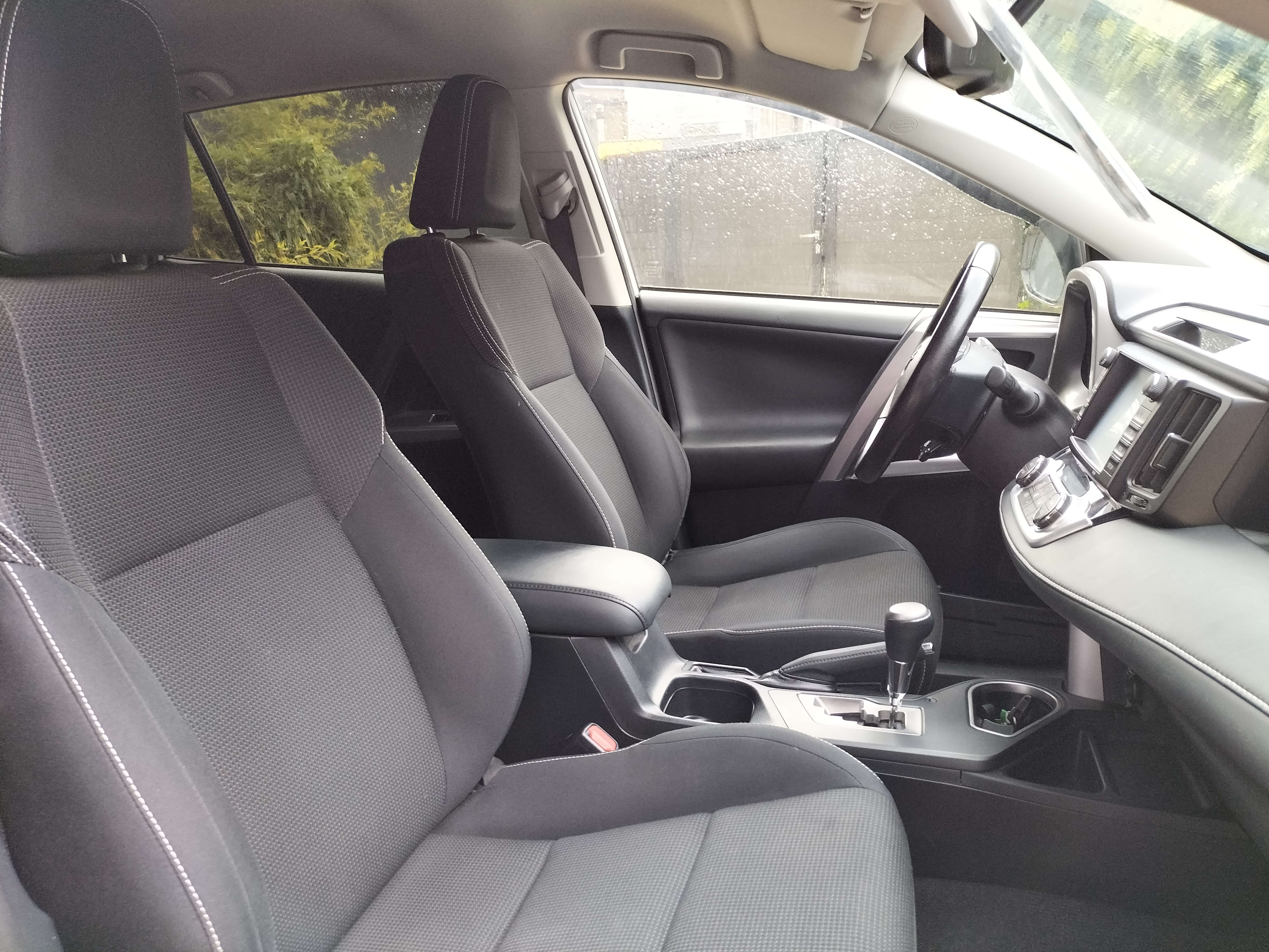 Toyota RAV 4 2.5i 2WD Hybrid - FULL CARNET - Garantie 12 MOIS