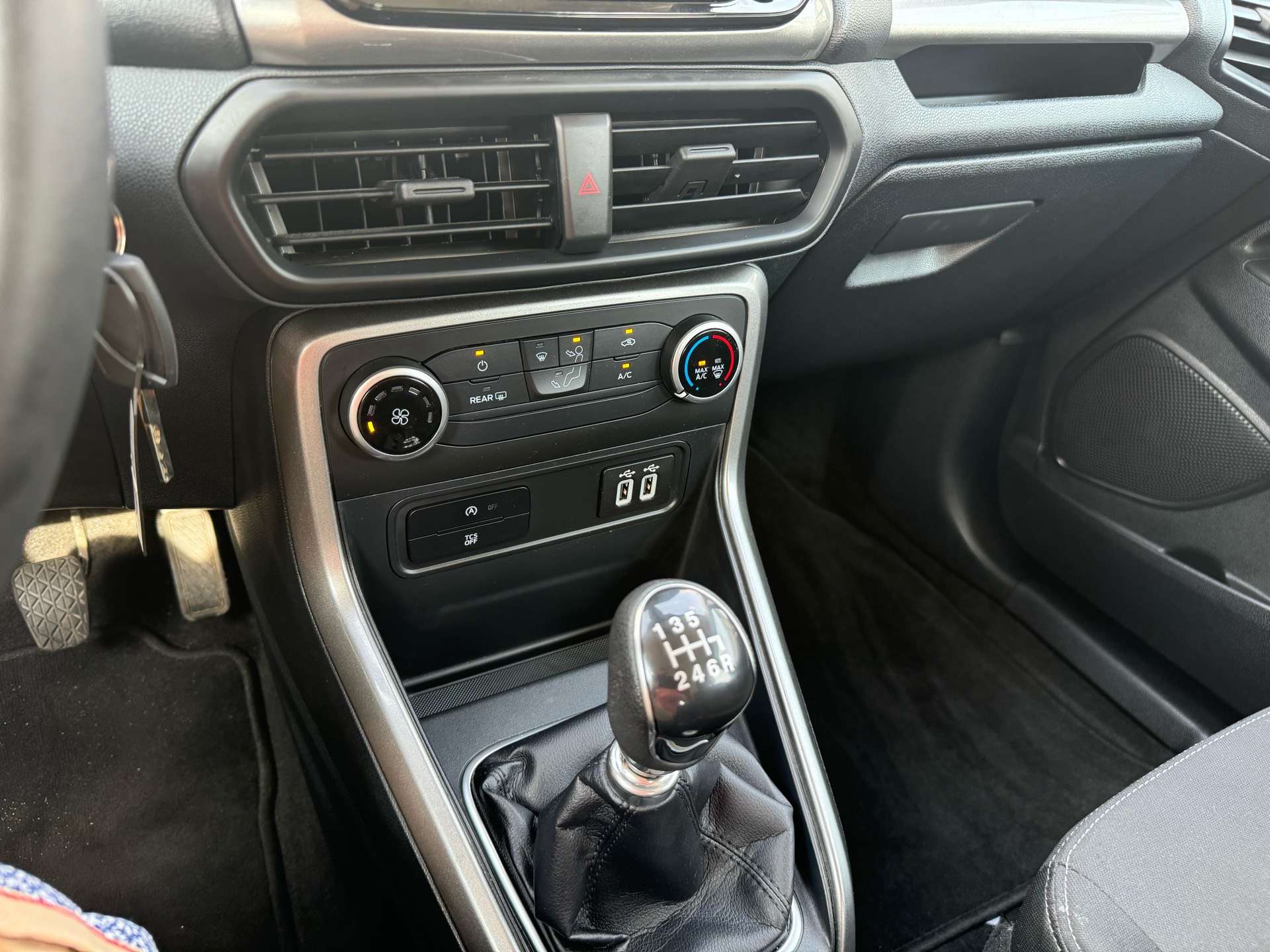 Ford EcoSport 1.0  FWD connected/CLIMATISATION/DAB/CRUISE/LIMIT