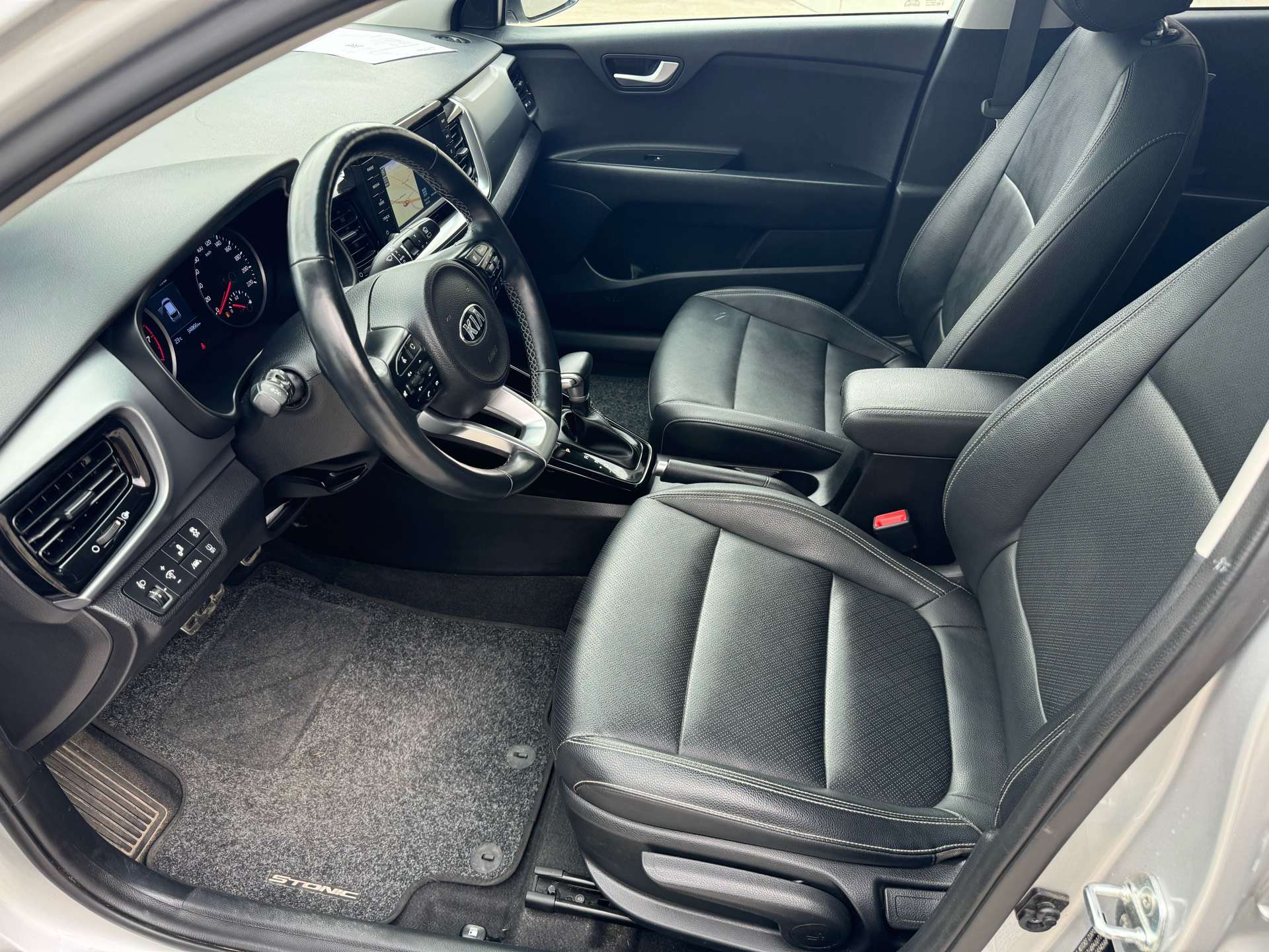 Kia Stonic 1.0 AUTO/CAMERA/GPS/CAR PLAY/CRUISE/ATTELAGE