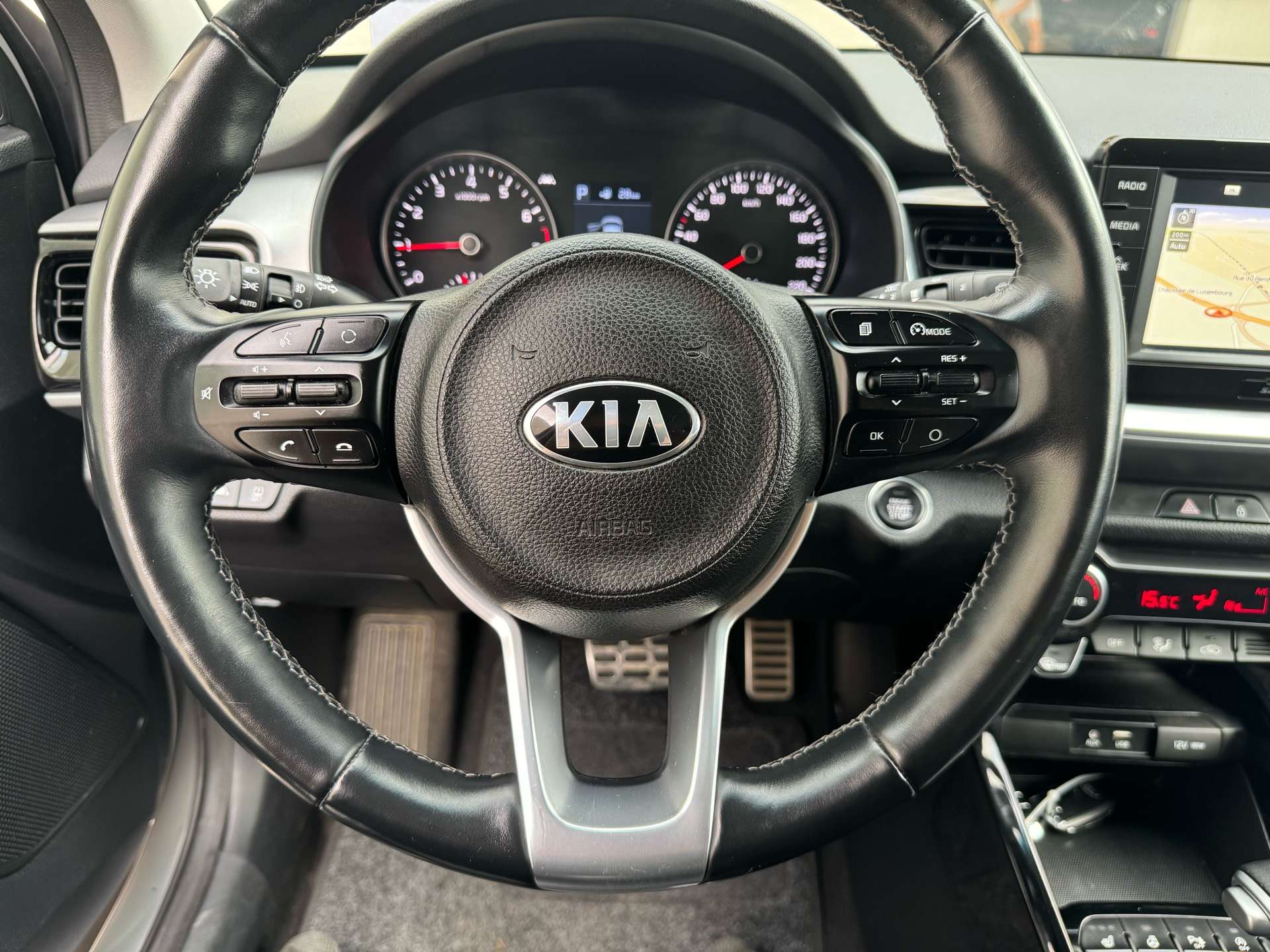 Kia Stonic 1.0 AUTO/CAMERA/GPS/CAR PLAY/CRUISE/ATTELAGE