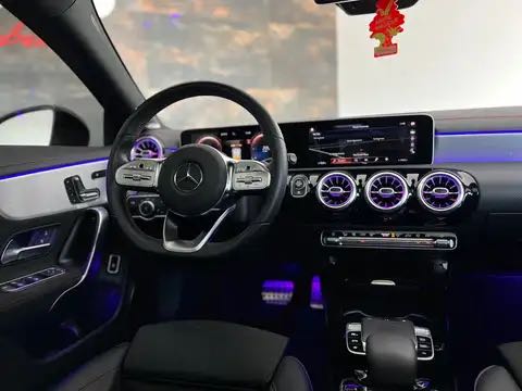 Mercedes-Benz Cla 200 d * LOOK 45 S * PREMIUM + * PANO * ECL AMB * SONO