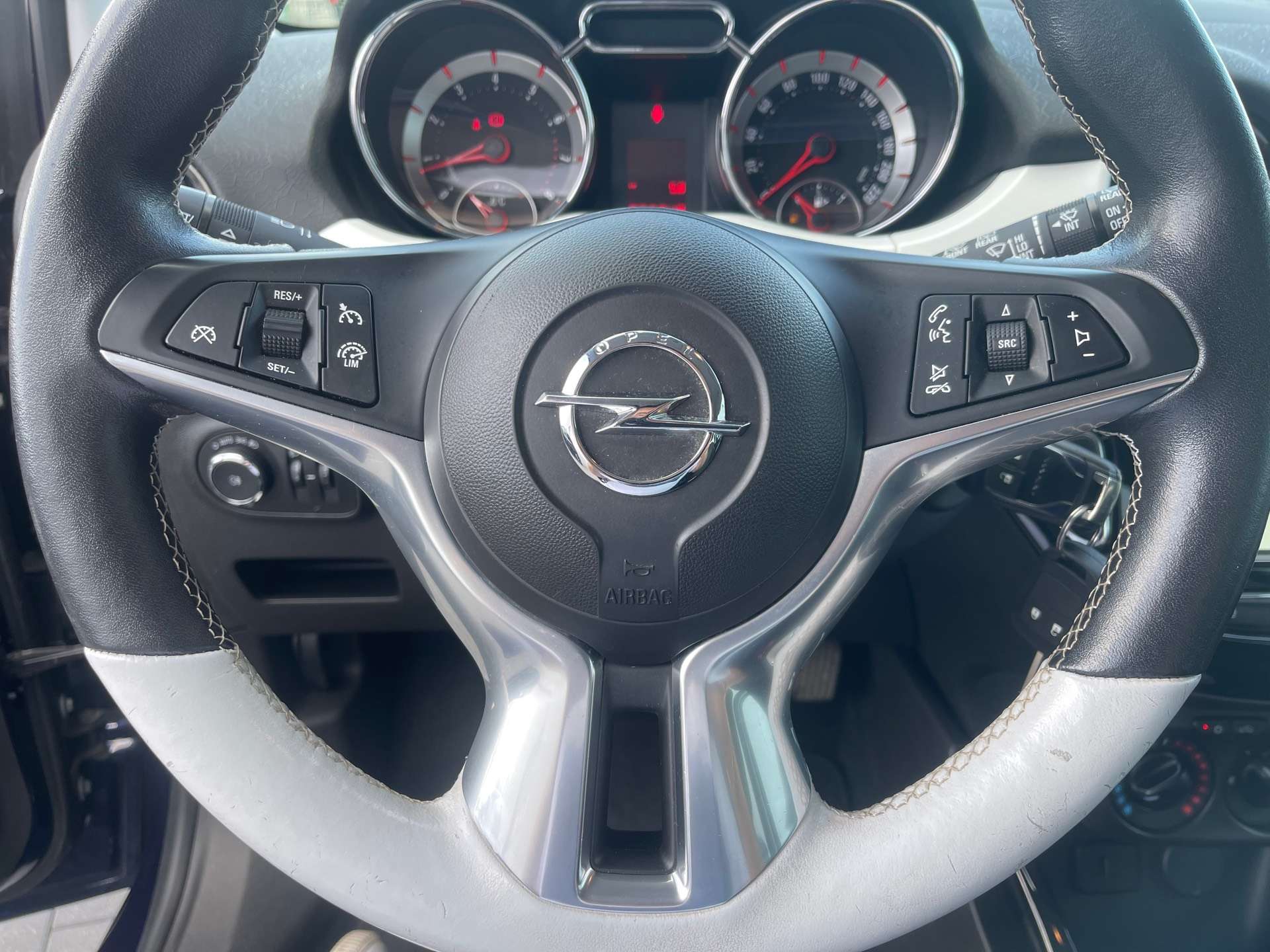 Opel Adam 1.2i Black Jack (EU6.2)/GPS/ANDROID//APPLECAR-PLAY