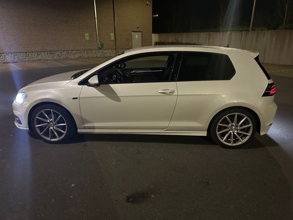 Volkswagen Golf VII 1.4 TSI 122 BLUEMOTION TECHNOLOGY CARAT 3P