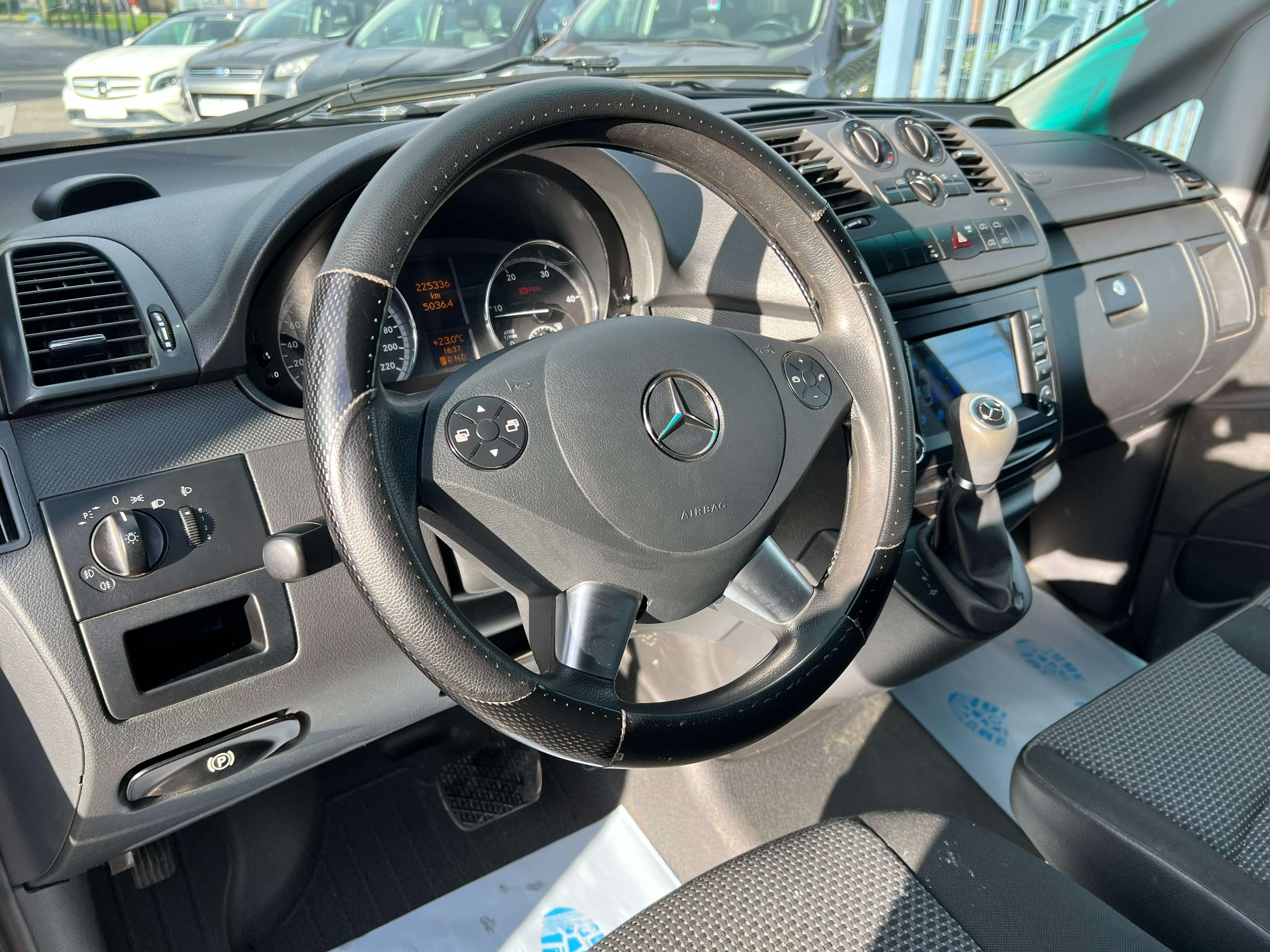 Mercedes-Benz Vito *114*Tva Déductible*Boite-Auto*3 Places*Airco*