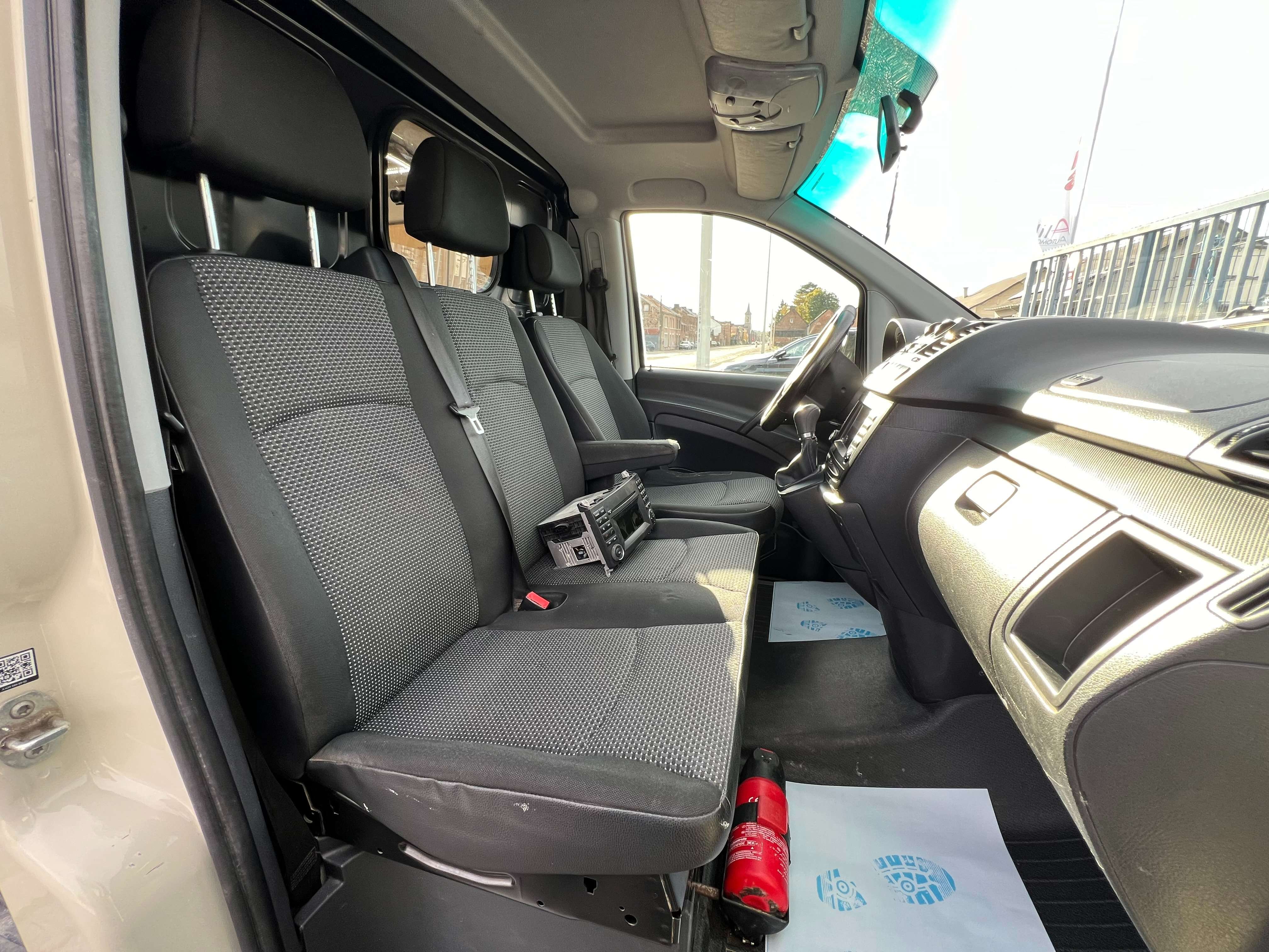 Mercedes-Benz Vito *114*Tva Déductible*Boite-Auto*3 Places*Airco*