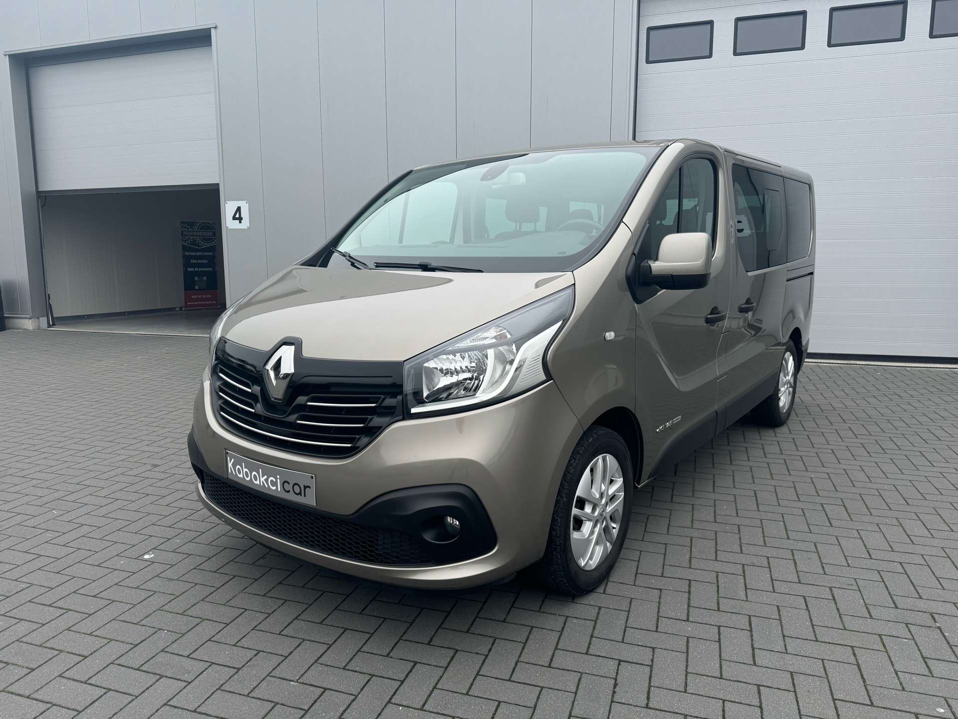 Renault Trafic Passenger 1.6 dCi Energy Twin Turbo Luxe /8 PLACES