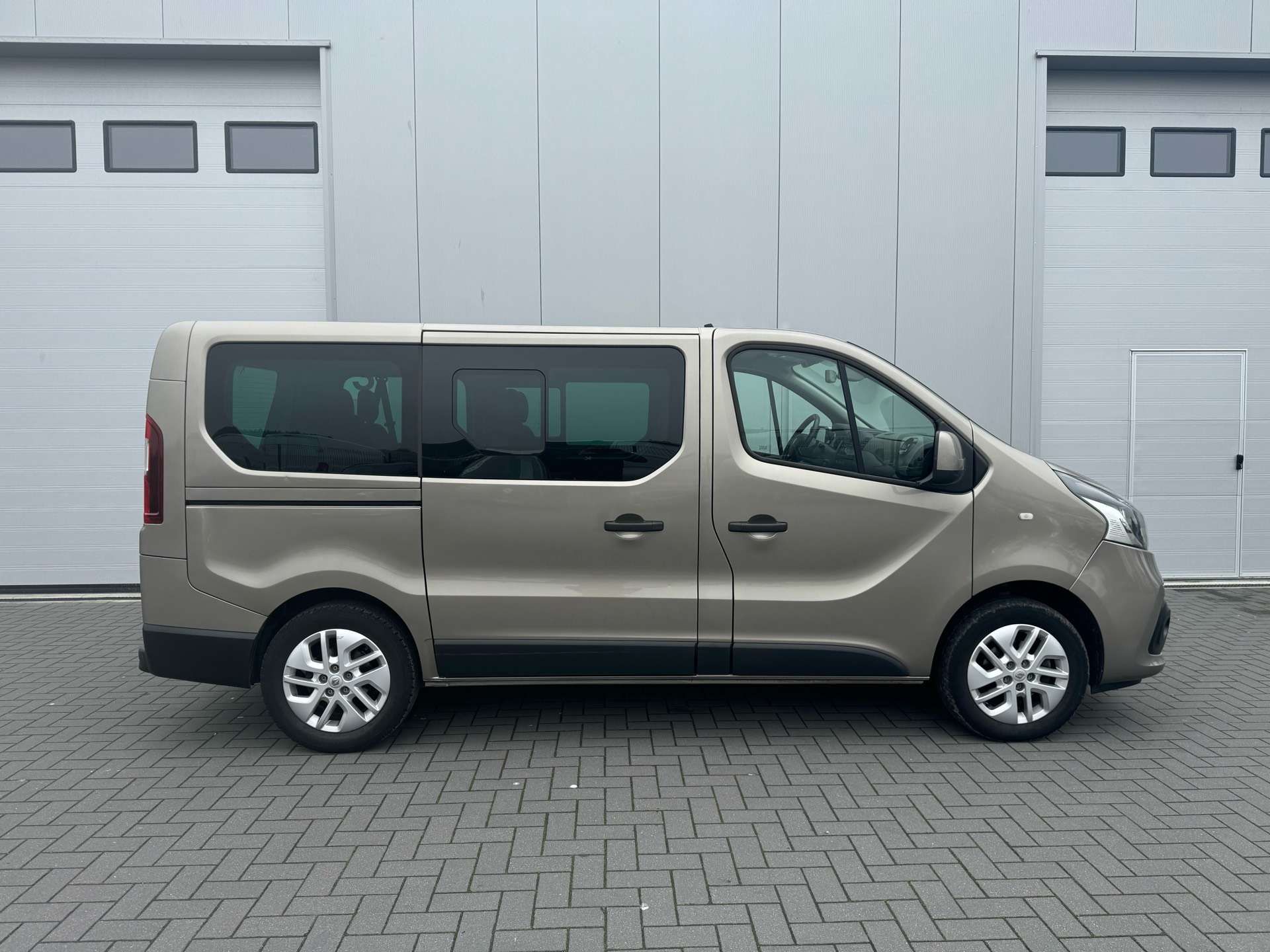 Renault Trafic Passenger 1.6 dCi Energy Twin Turbo Luxe /8 PLACES