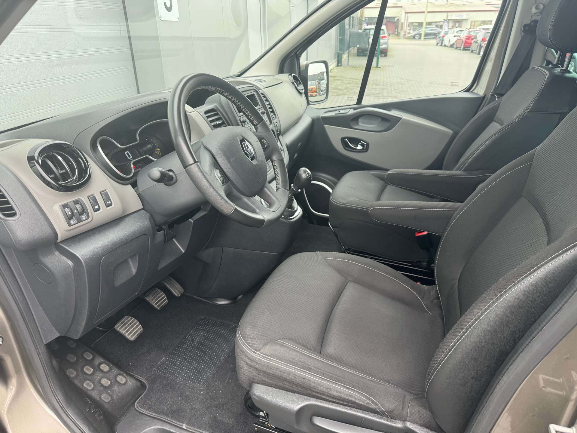 Renault Trafic Passenger 1.6 dCi Energy Twin Turbo Luxe /8 PLACES