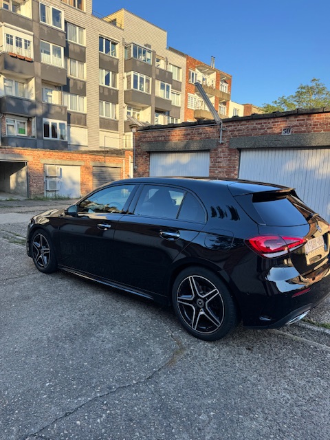 Mercedes-Benz Classe A IV BERLINE 180 AMG LINE 7G-DCT