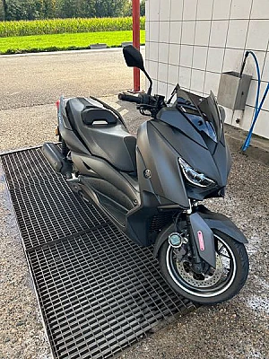 YAMAHA X-MAX ABS