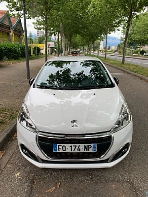 Peugeot 208 (2) 1.2 PURETECH 110 S&amp;S GT LINE 3P