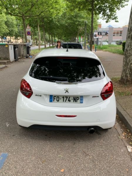Peugeot 208 (2) 1.2 PURETECH 110 S&amp;S GT LINE 3P