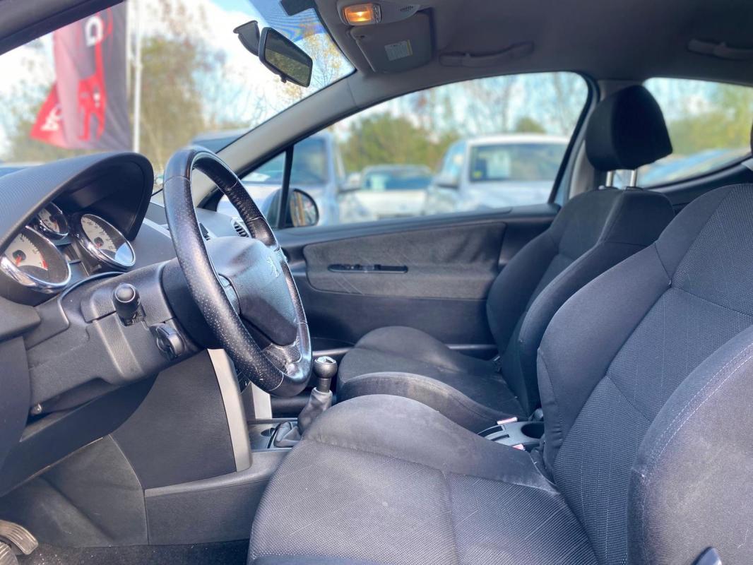 Peugeot 207 1.4e 16v 90ch Urban