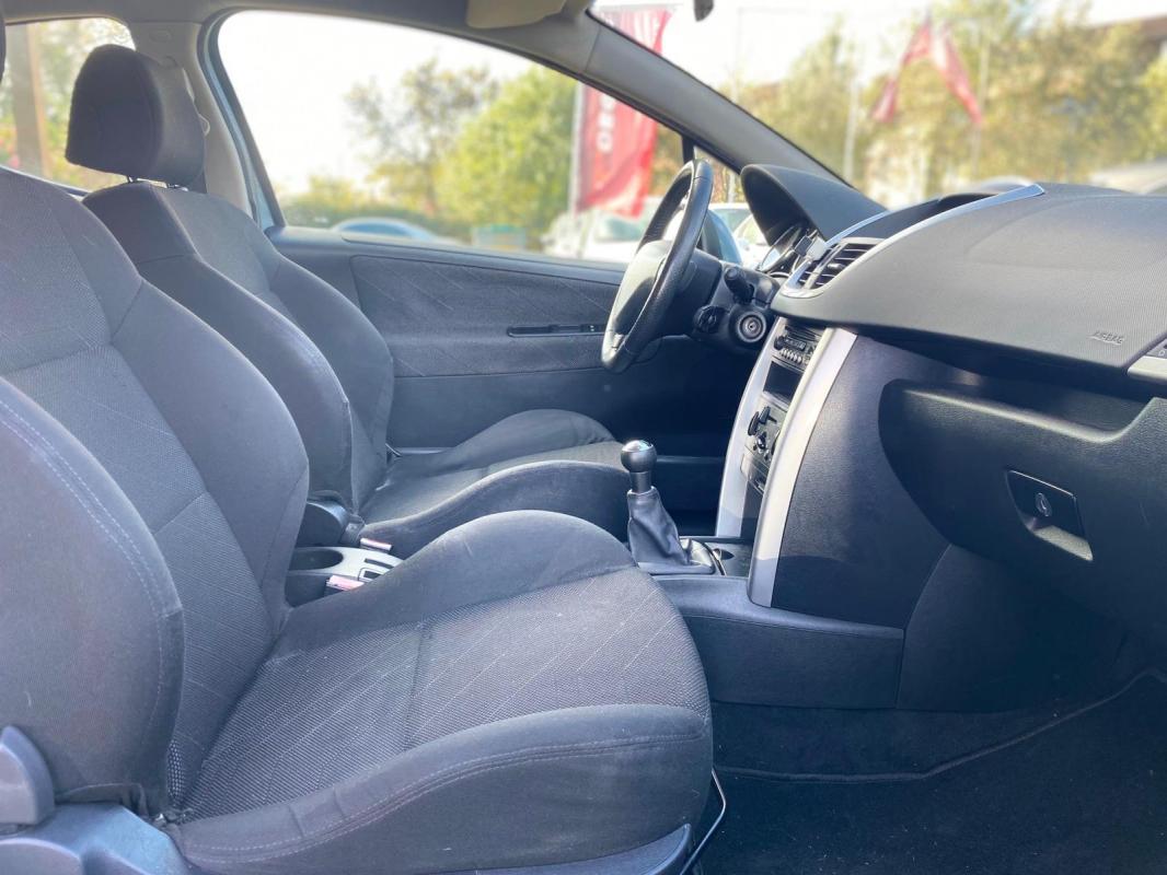 Peugeot 207 1.4e 16v 90ch Urban