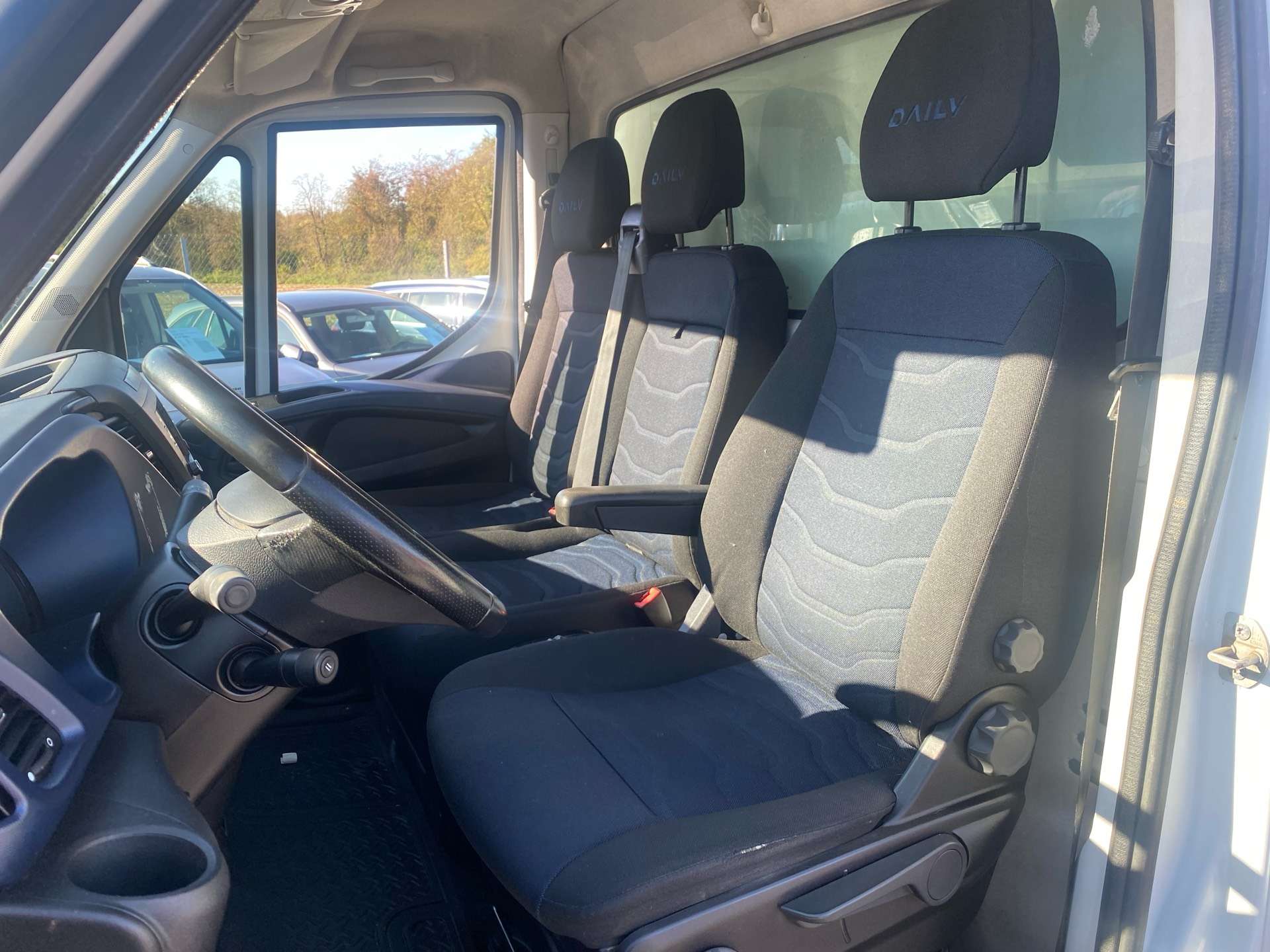 Iveco Daily 35-c14/100KW/136 CH/ CHASSIS LONG/CLIMATISATION!!!
