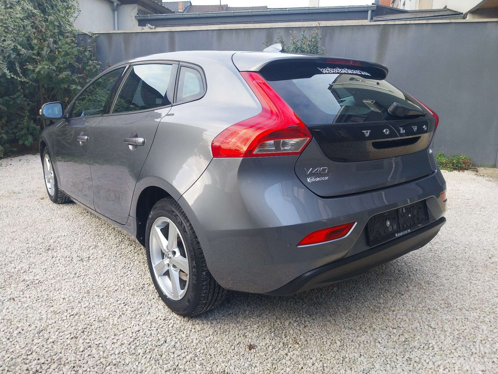 Volvo V40 2.0 D2 Kinetic - Berline Automatique Réputée Fiabilité - Garantie 12 Mois avec Entretien Effectué - Zone LEZ Ok