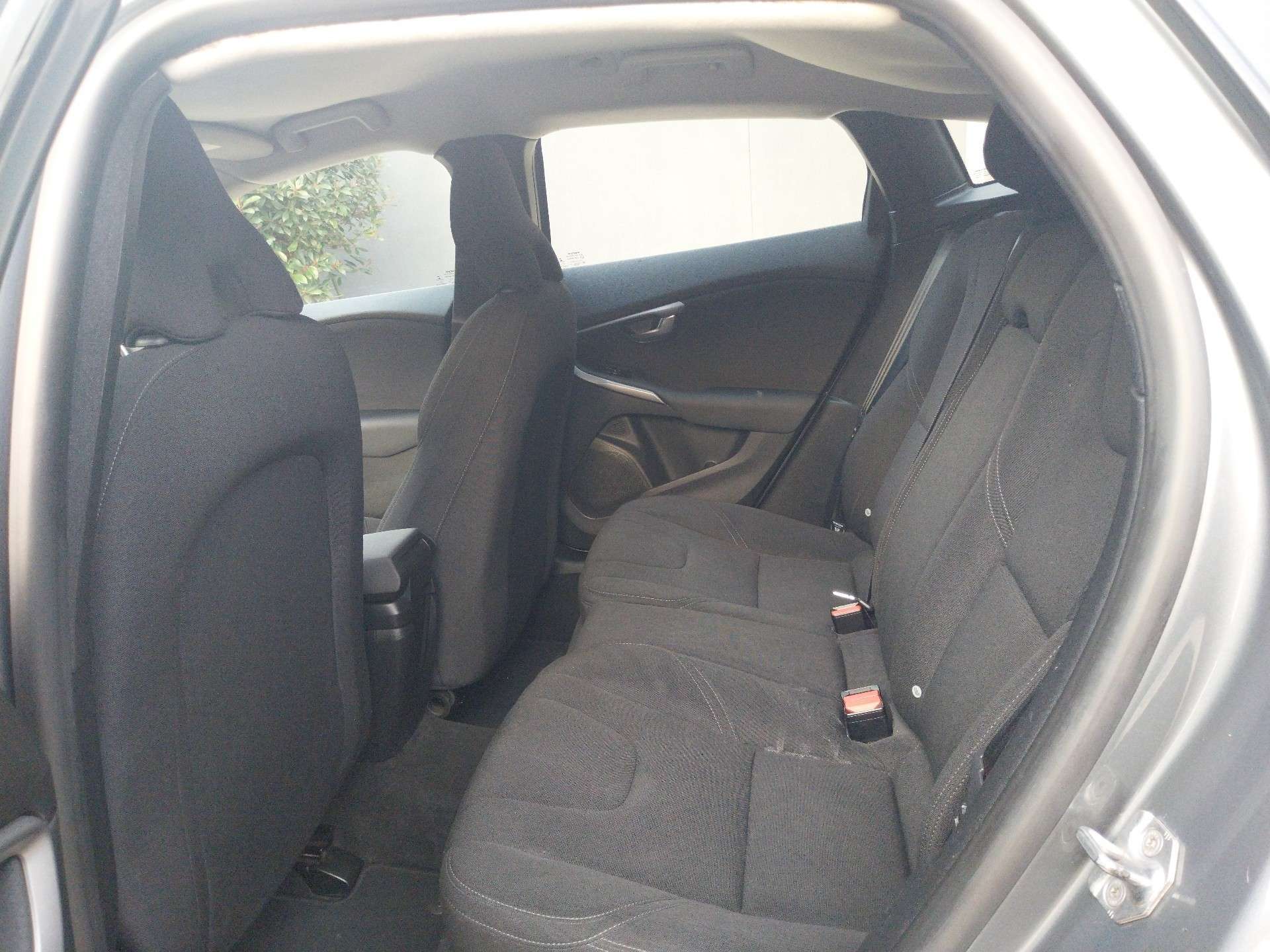 Volvo V40 2.0 D2 Kinetic - Berline Automatique Réputée Fiabilité - Garantie 12 Mois avec Entretien Effectué - Zone LEZ Ok