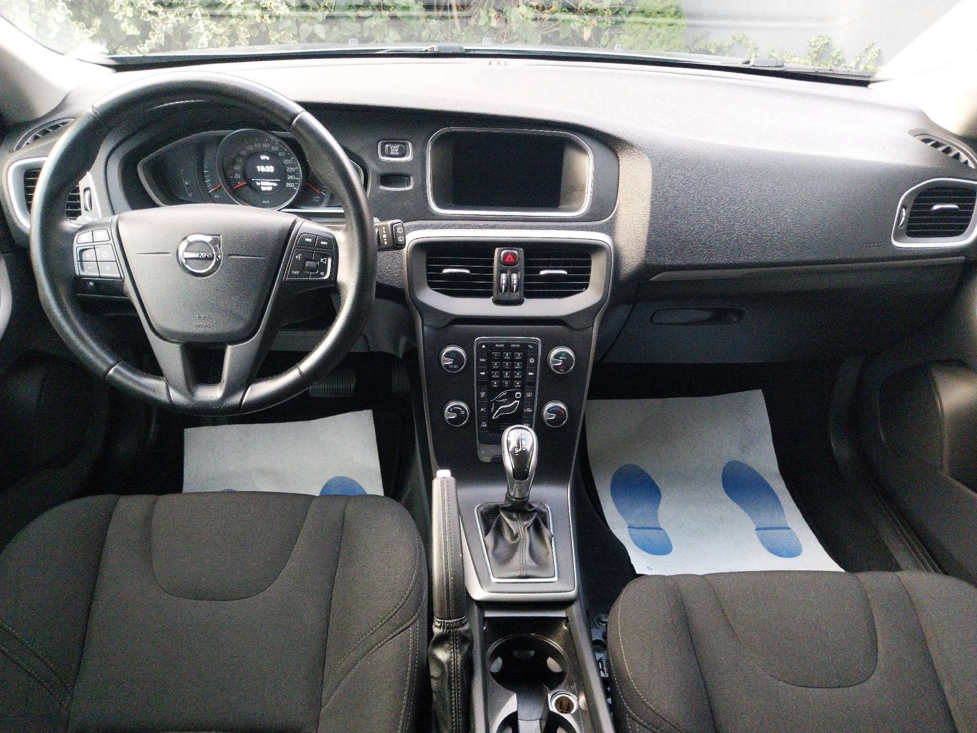 Volvo V40 2.0 D2 Kinetic - Berline Automatique Réputée Fiabilité - Garantie 12 Mois avec Entretien Effectué - Zone LEZ Ok