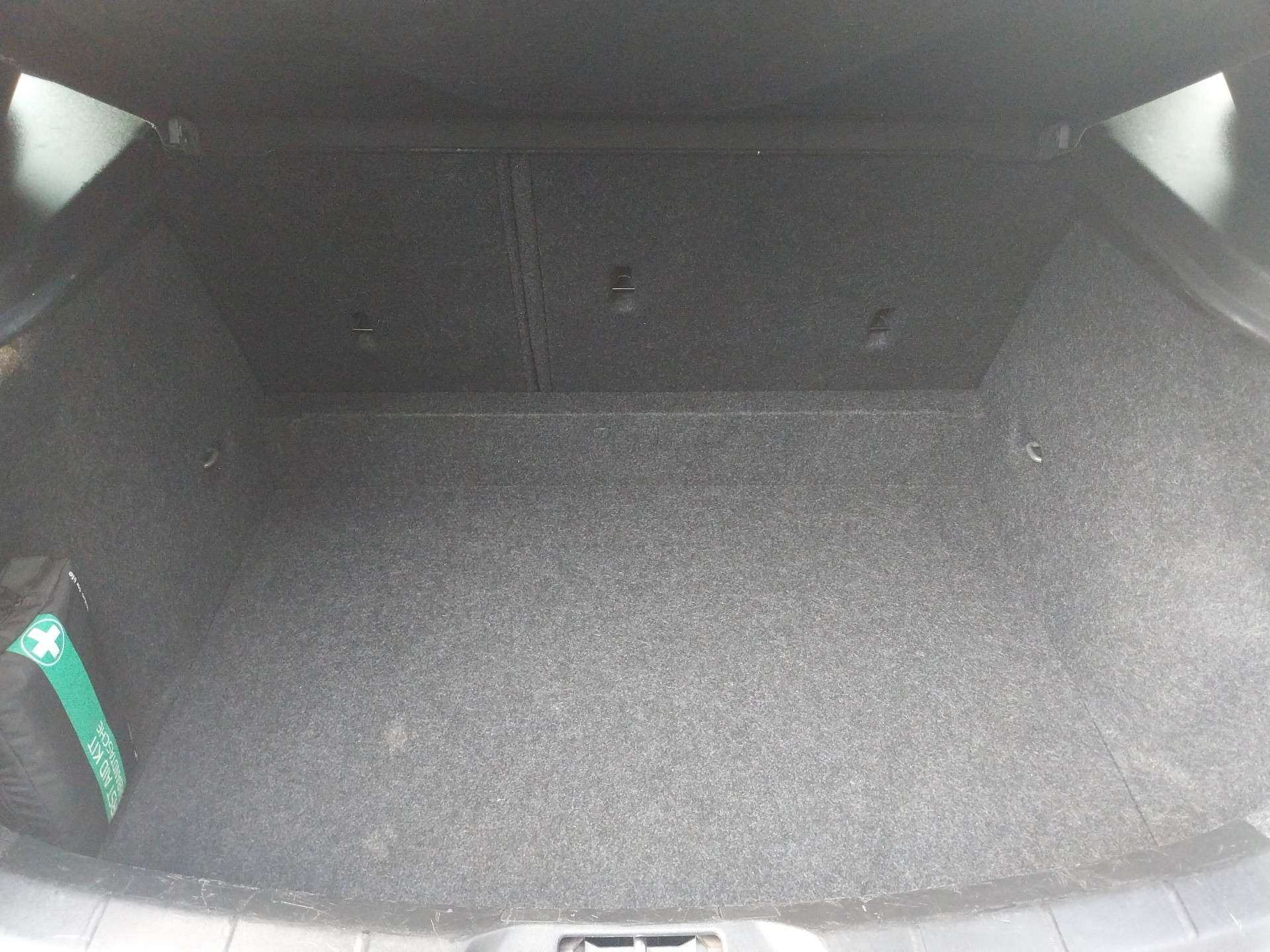Volvo V40 2.0 D2 Kinetic - Berline Automatique Réputée Fiabilité - Garantie 12 Mois avec Entretien Effectué - Zone LEZ Ok