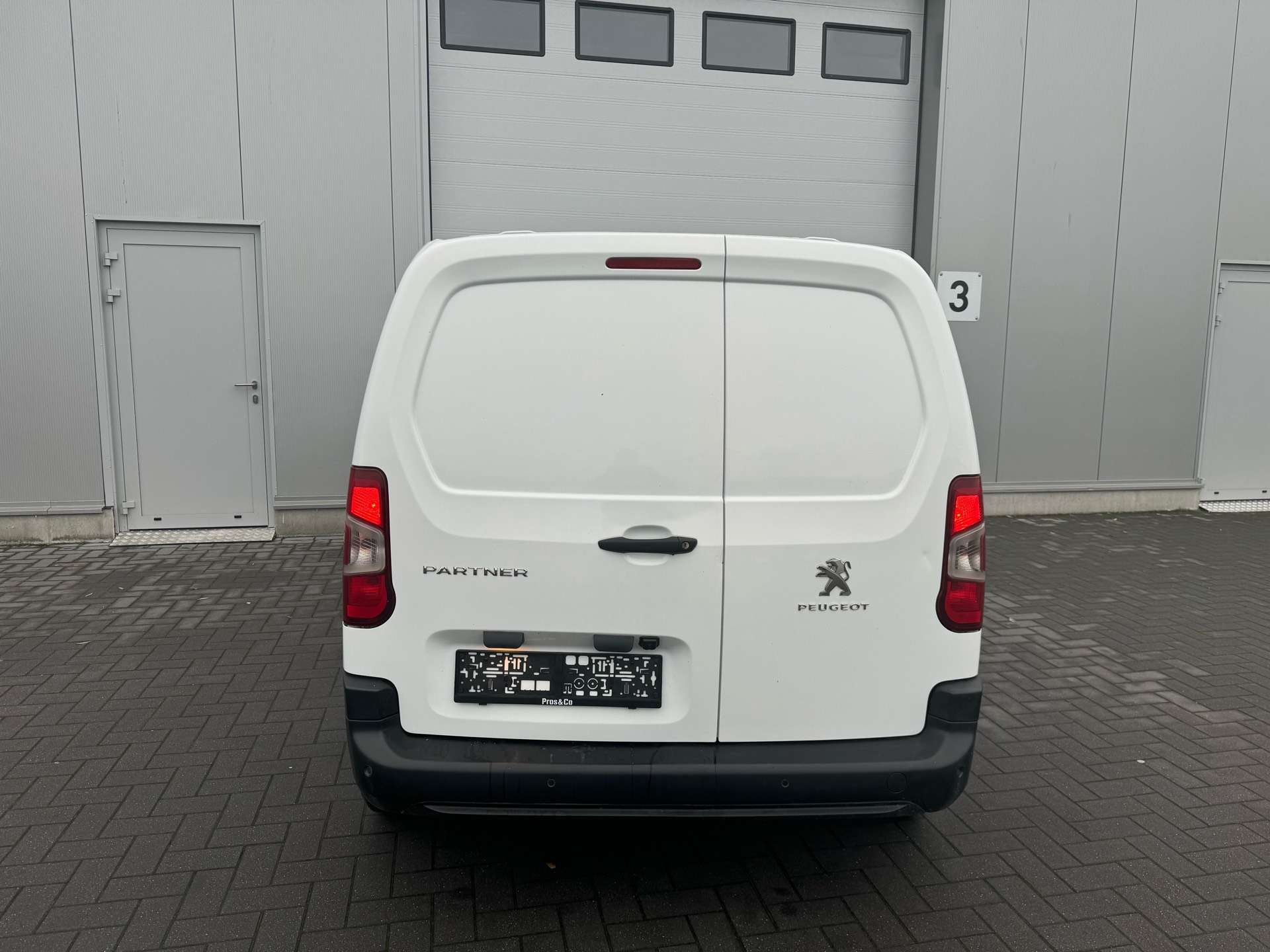 Peugeot Partner CAMERA / BLUETOOTH / REGULATEUR / TVA RECUPERABLE