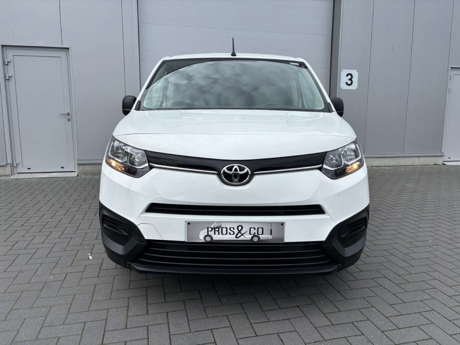 Toyota Proace City / FAIBLE KM/CLIM/ BLUETOOTH/ GARANTIE CONSTRUCTEUR