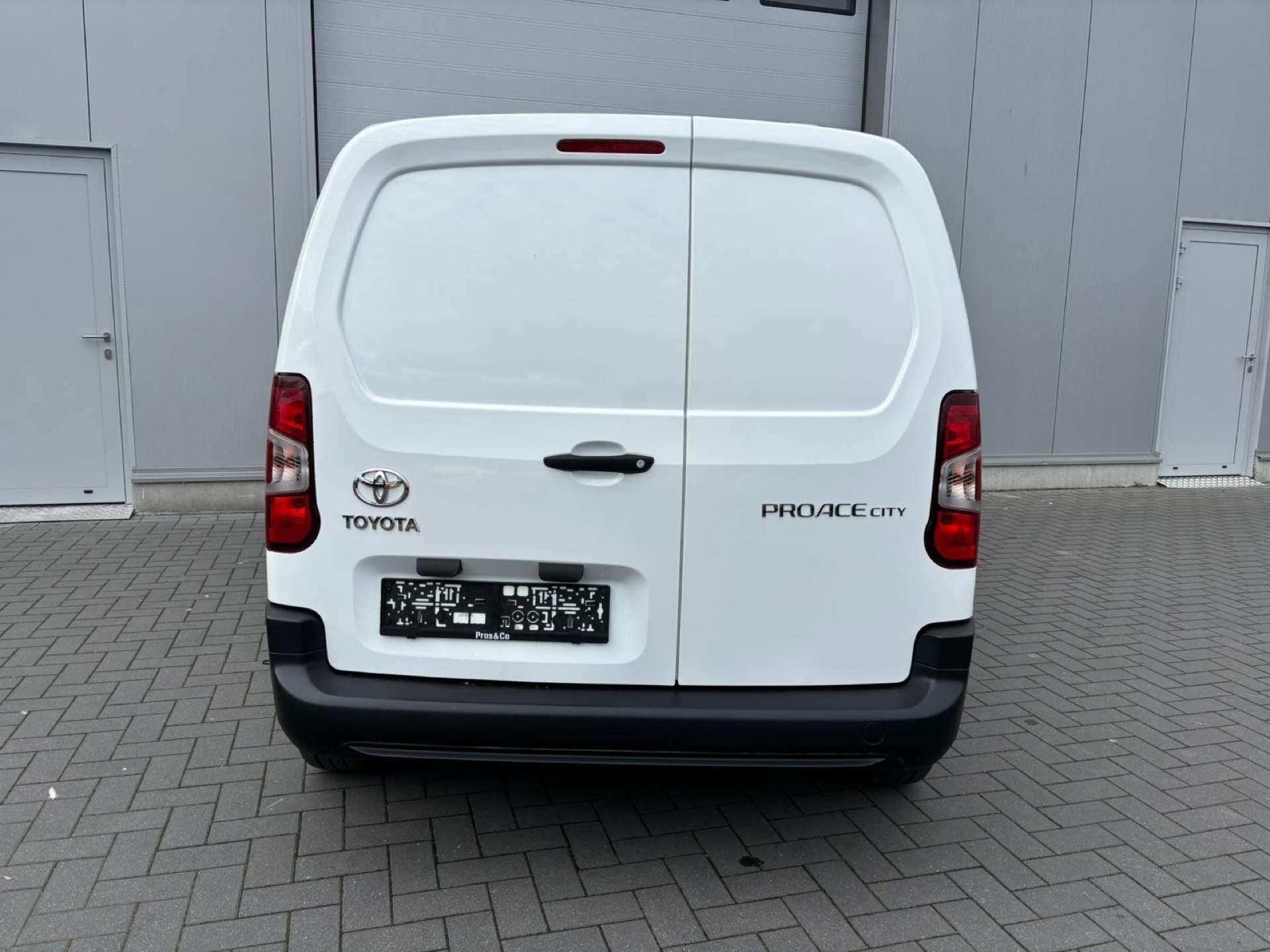 Toyota Proace City / FAIBLE KM/CLIM/ BLUETOOTH/ GARANTIE CONSTRUCTEUR