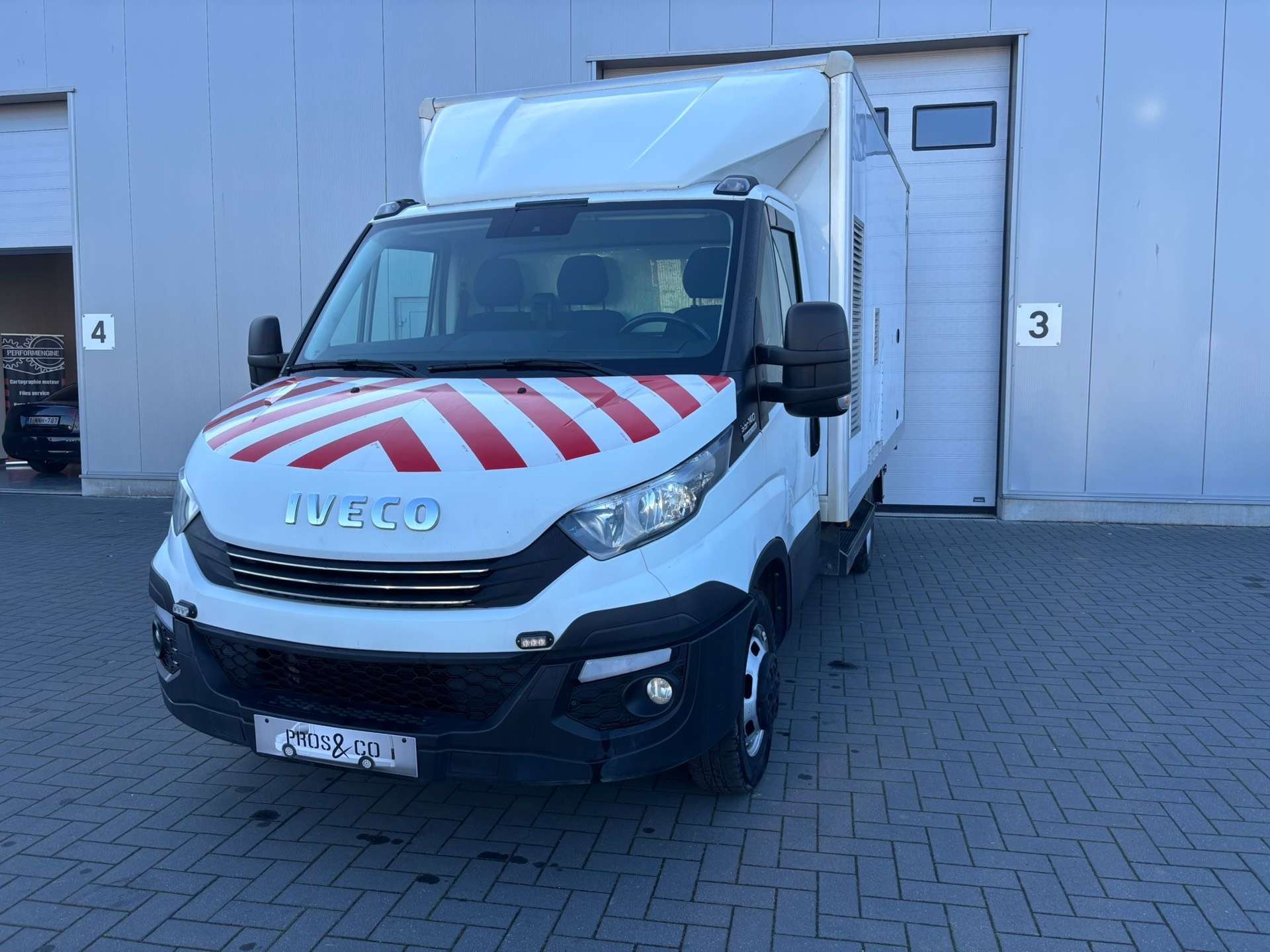 Iveco Daily // BOITE AUTO // TVA DEDUCTIBLE // 1 ER MAIN