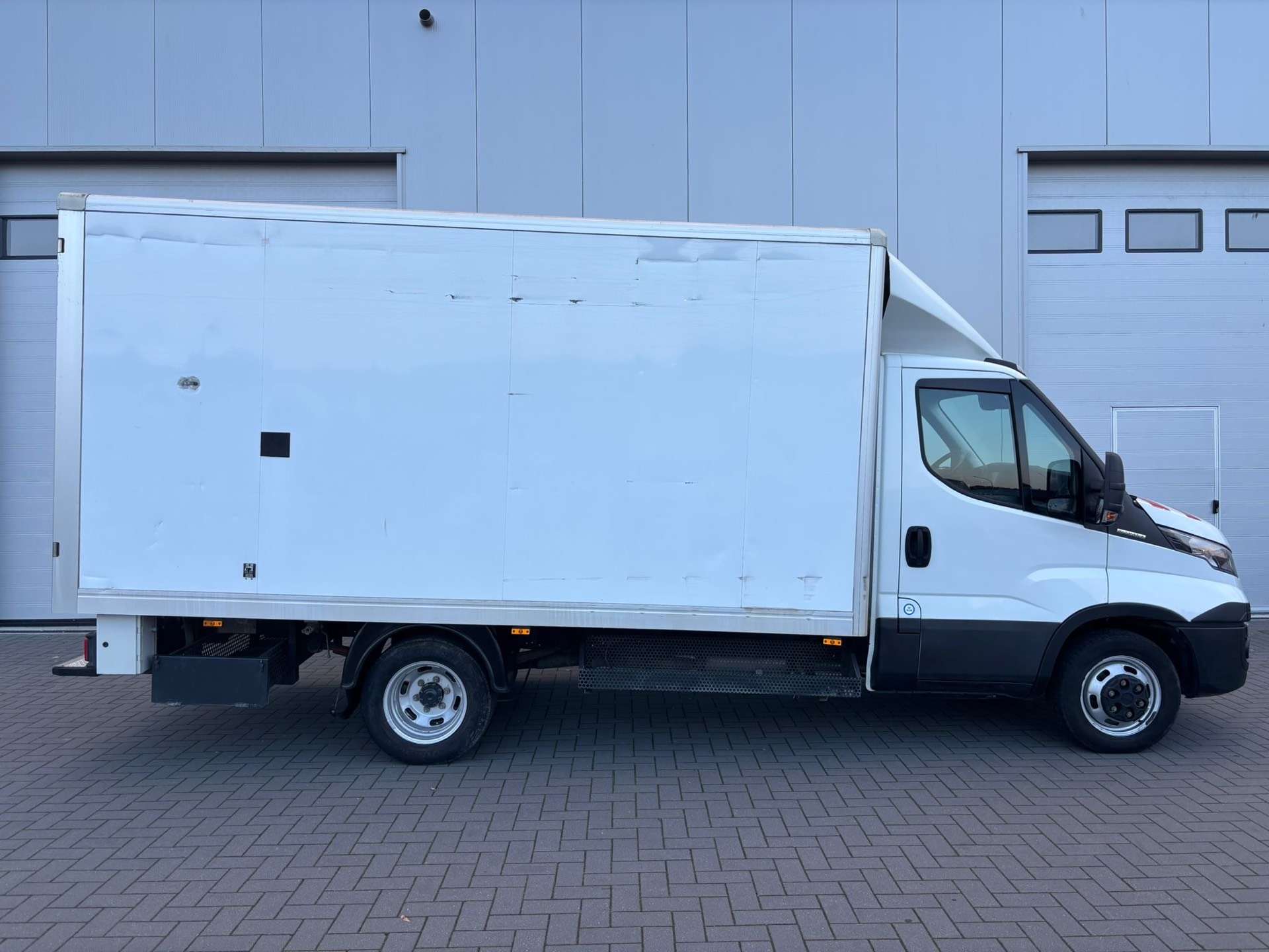 Iveco Daily CAISSE / BOITE AUTO / CLIM / TVA RECUPERABLE