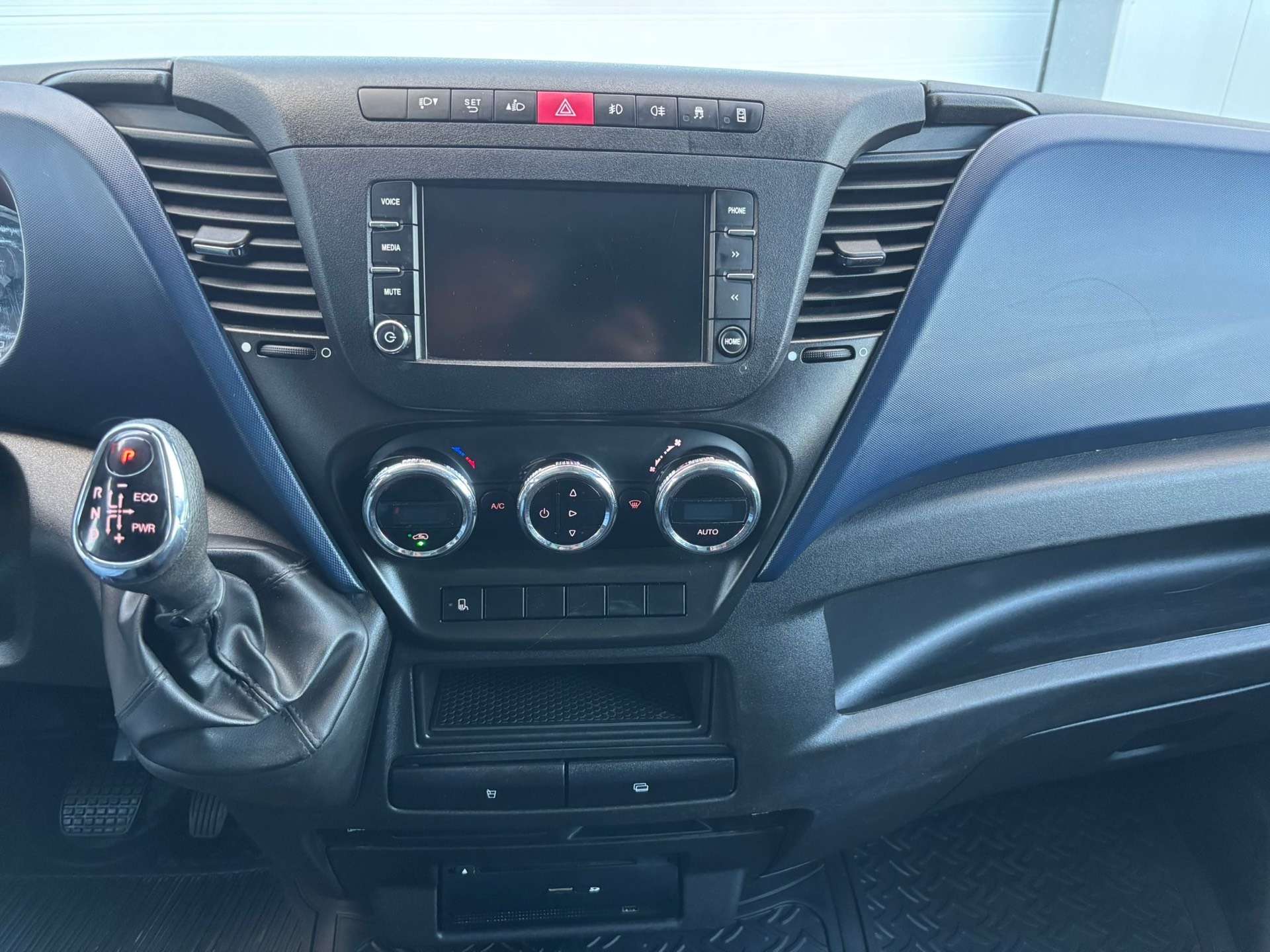 Iveco Daily CAISSE / BOITE AUTO / CLIM / TVA RECUPERABLE