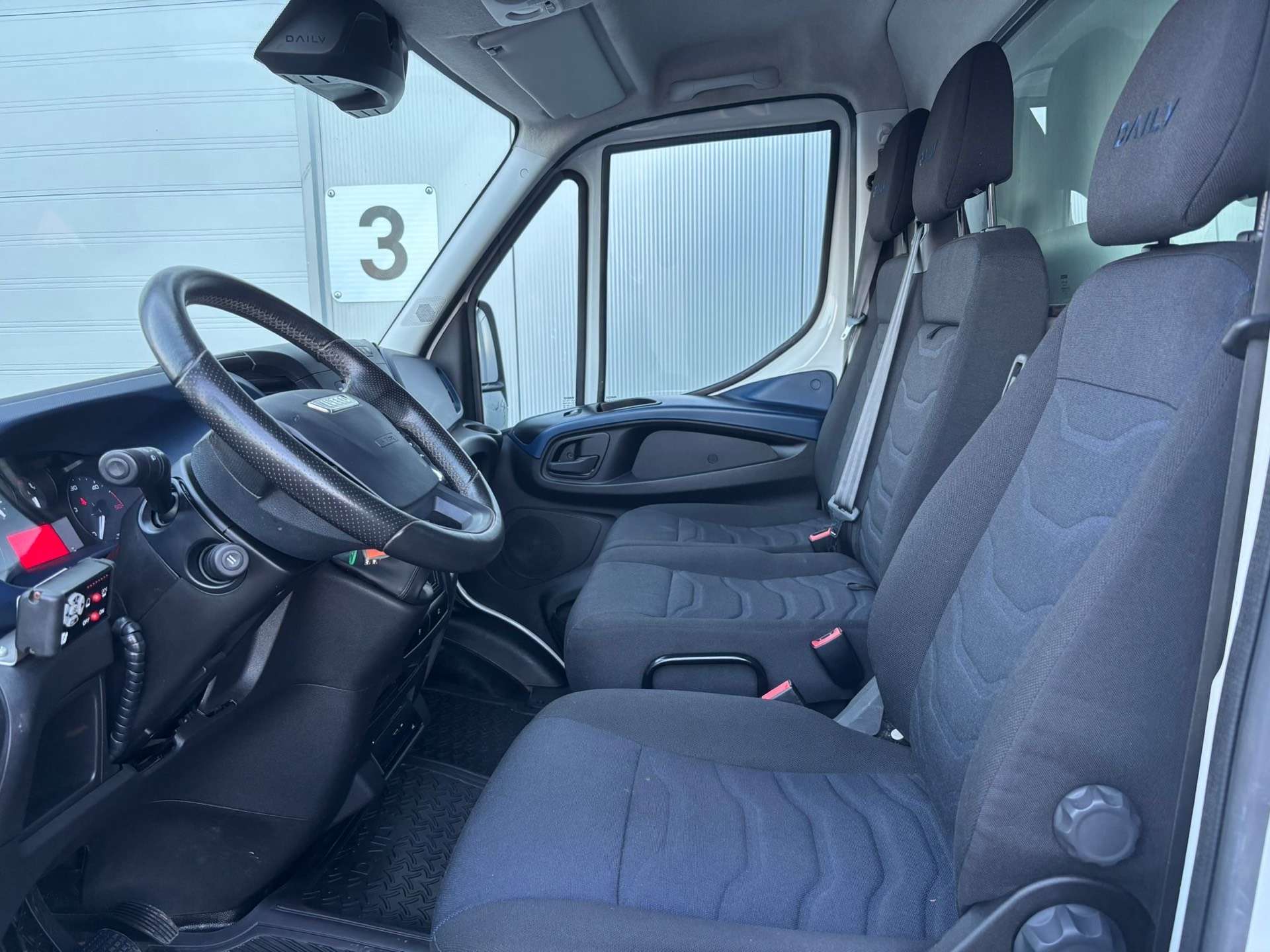Iveco Daily CAISSE / BOITE AUTO / CLIM / TVA RECUPERABLE