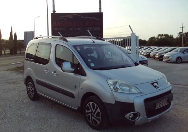 Peugeot Partner TEPEE 1.6 HDI 90 OUTDOOR/ 1°MAIN